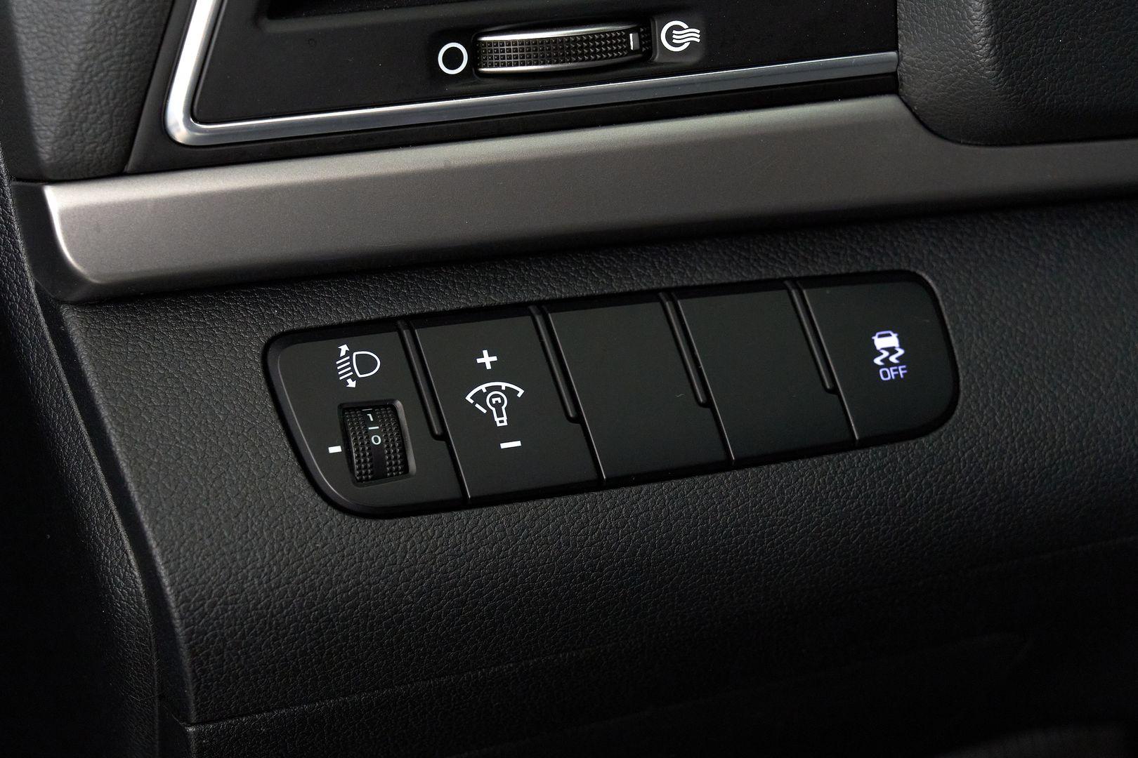Hyundai Elantra 2016, голубой