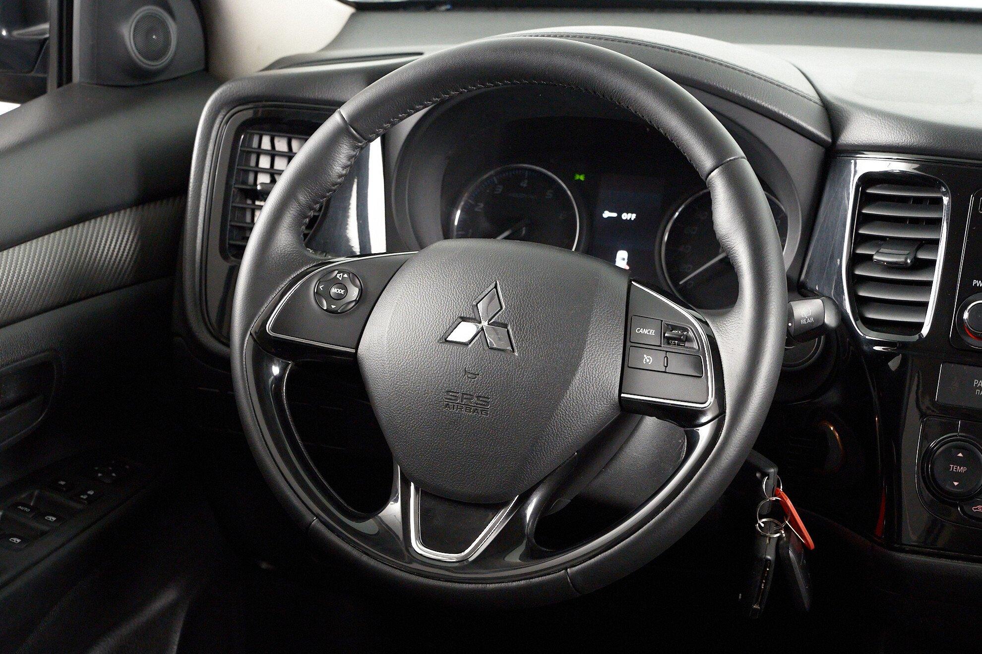 Mitsubishi Outlander 2018, коричневый