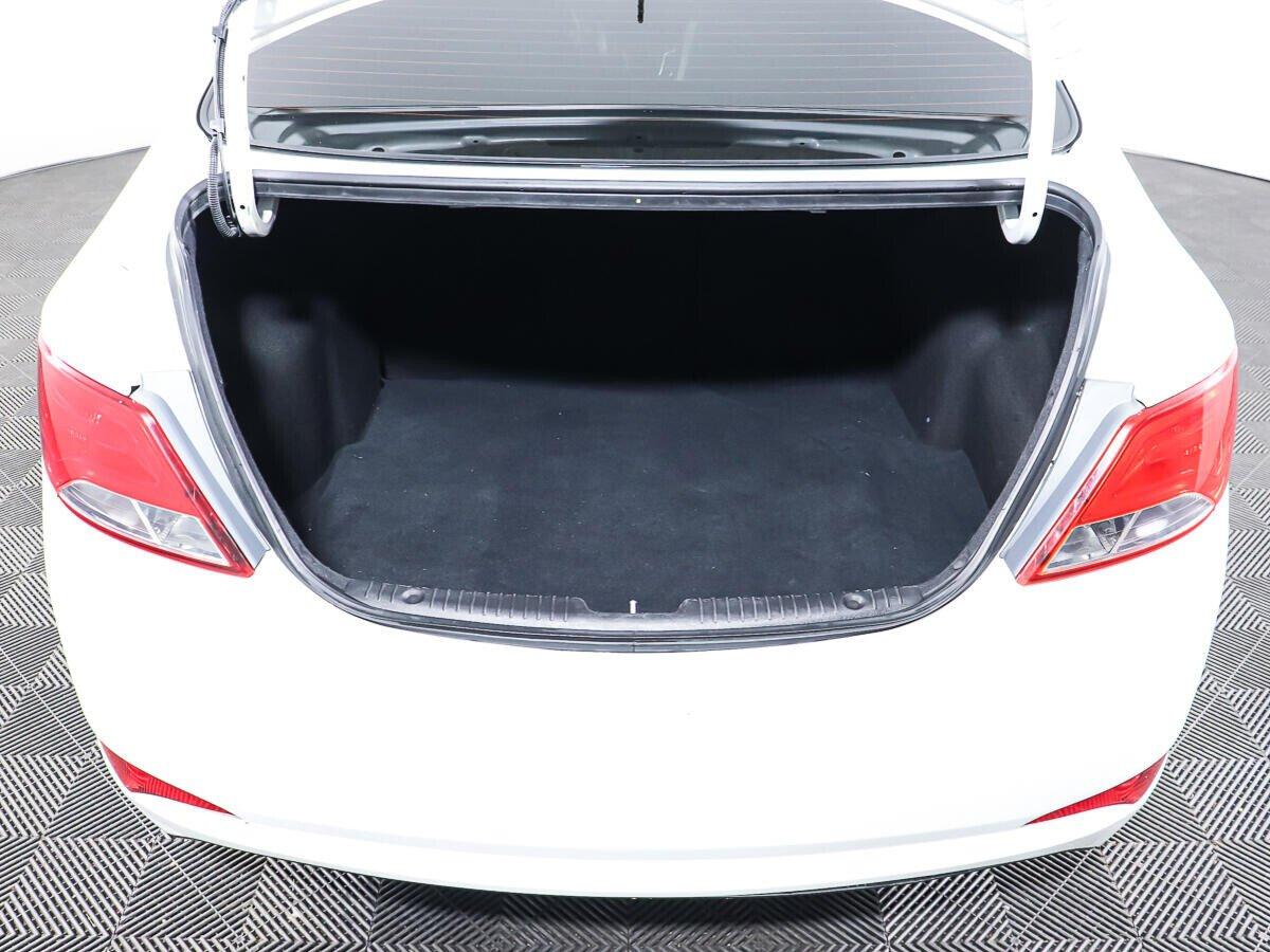 Hyundai Solaris 2016, белый