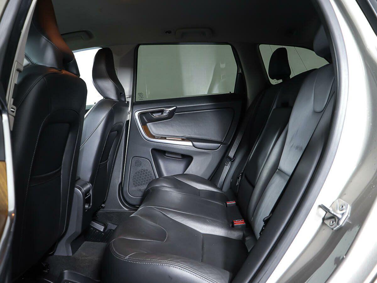 Volvo XC60 2015, серебряный