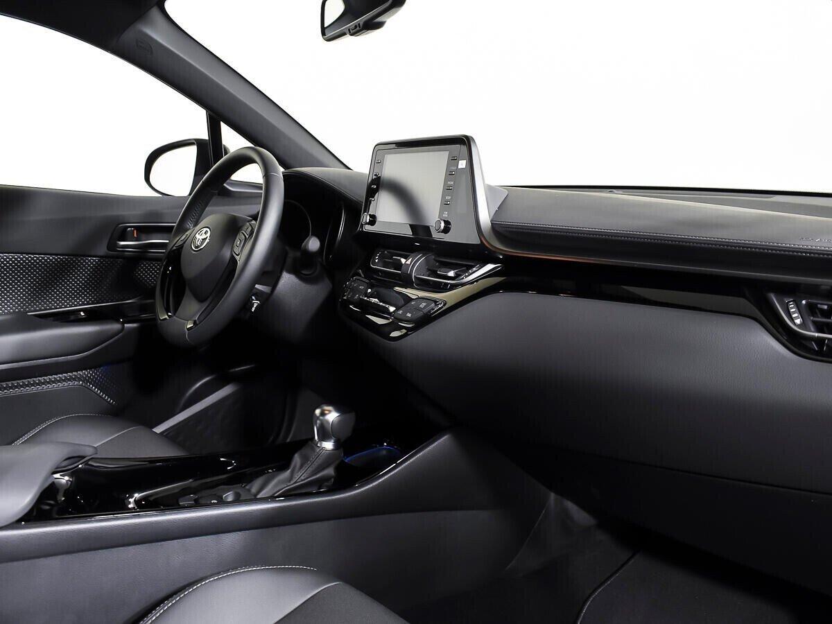 Toyota C-HR 2019, серый