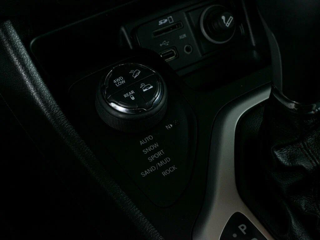 Jeep Cherokee 2017, серый