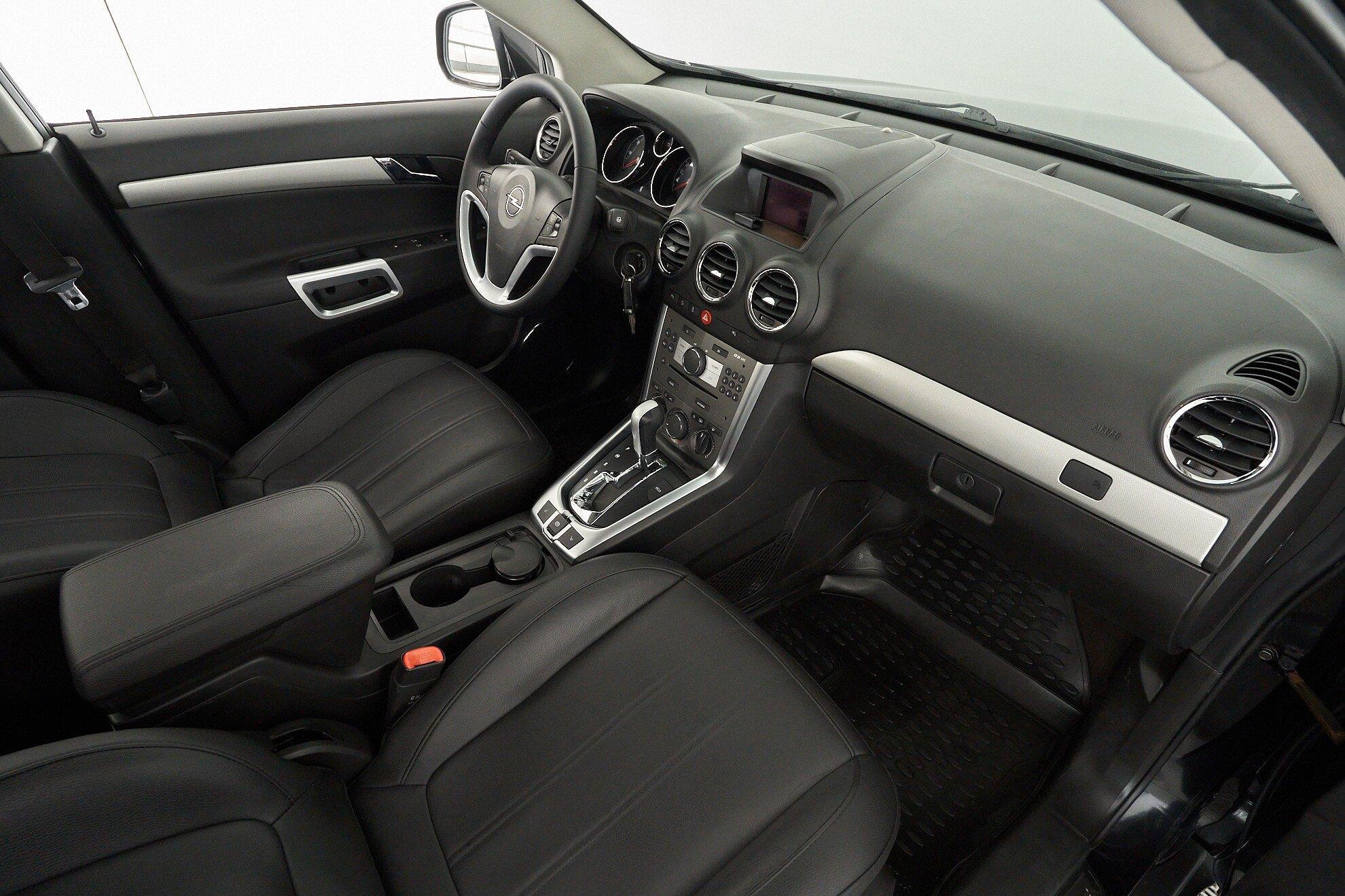 Opel Antara 2012, черный