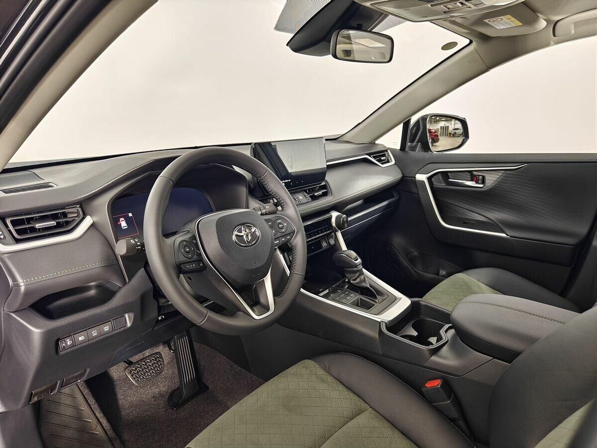 Toyota RAV4 2022, черный