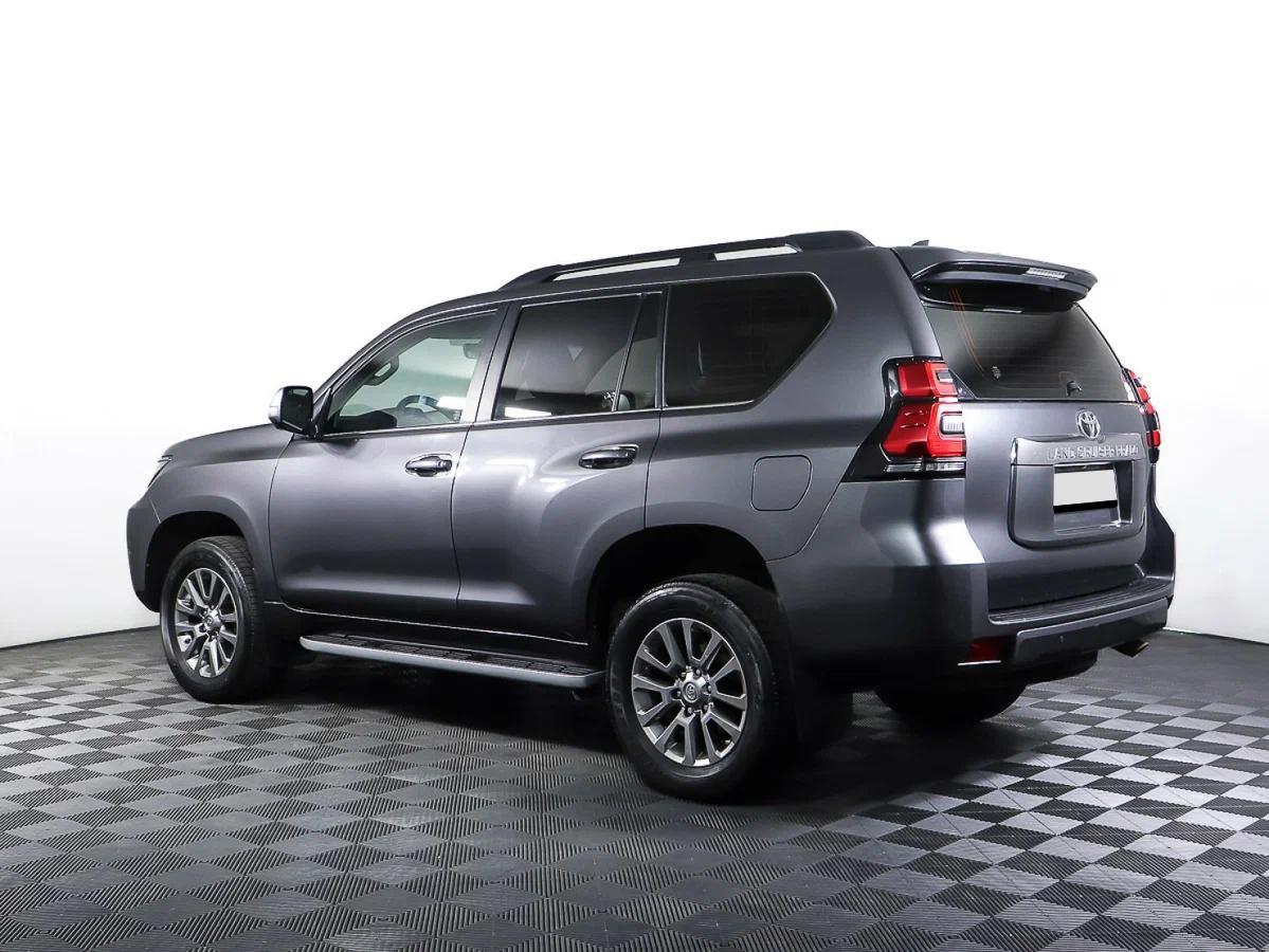 Toyota Land Cruiser Prado 2018, серый
