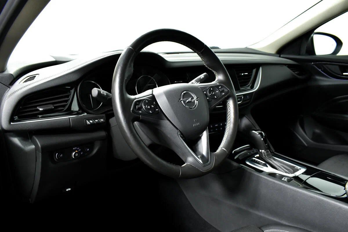 Opel Insignia 2017, серебряный