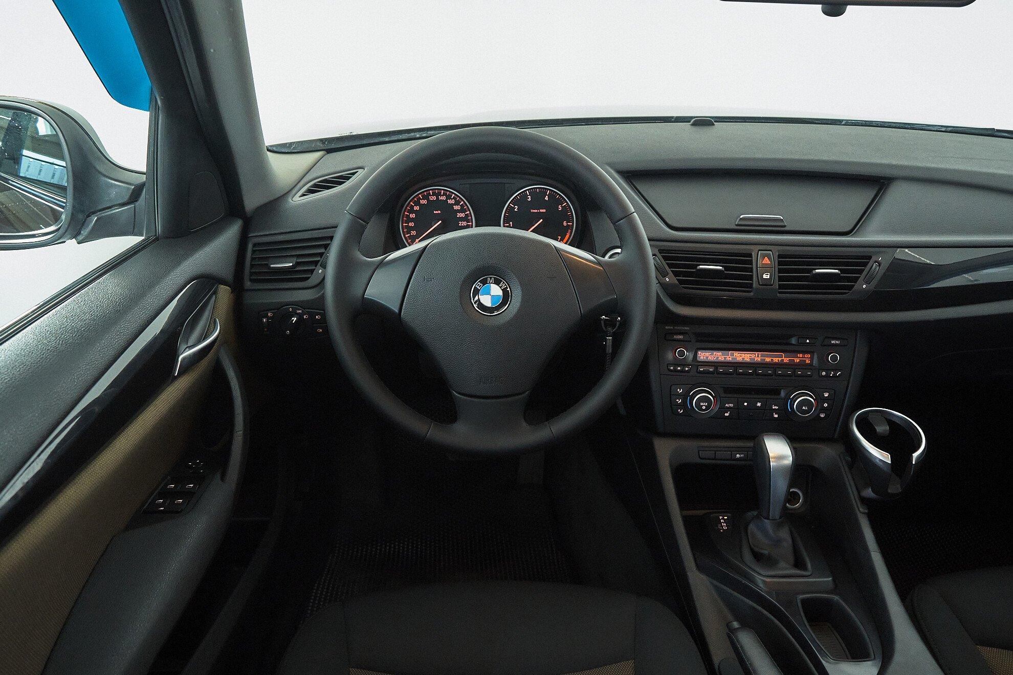 BMW X1 2013, коричневый