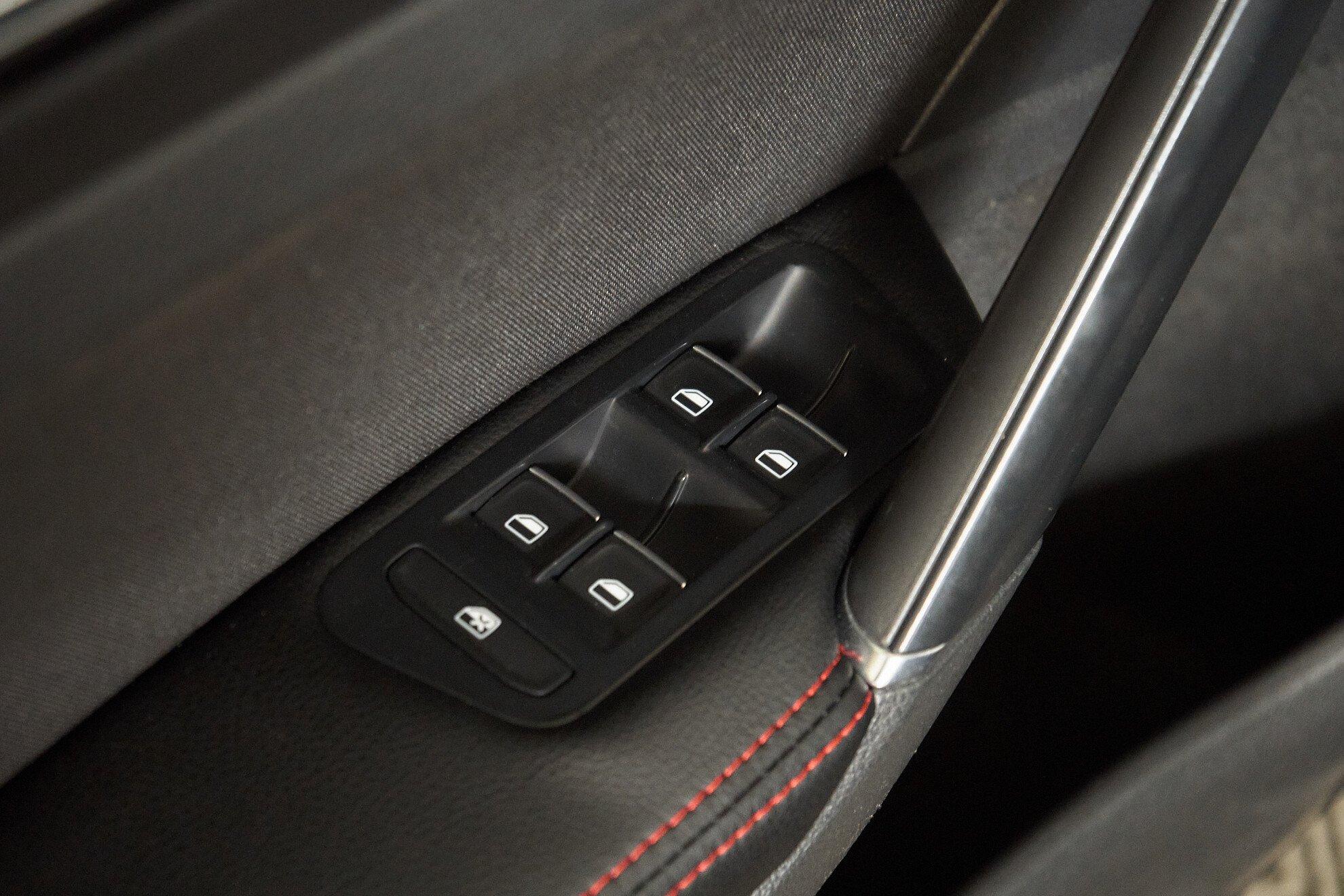 Volkswagen Golf 2013, черный