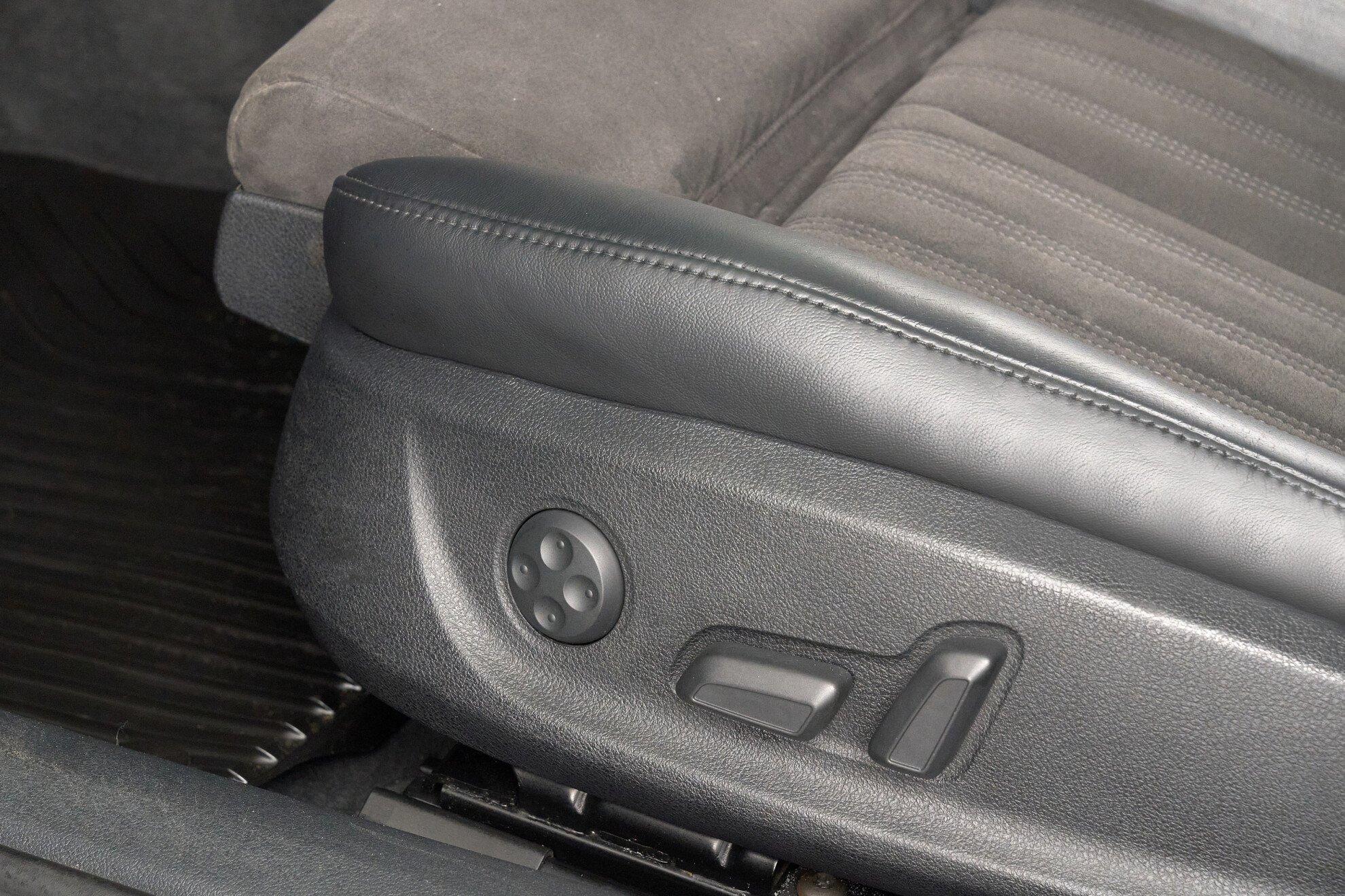 Audi A6 2011, белый