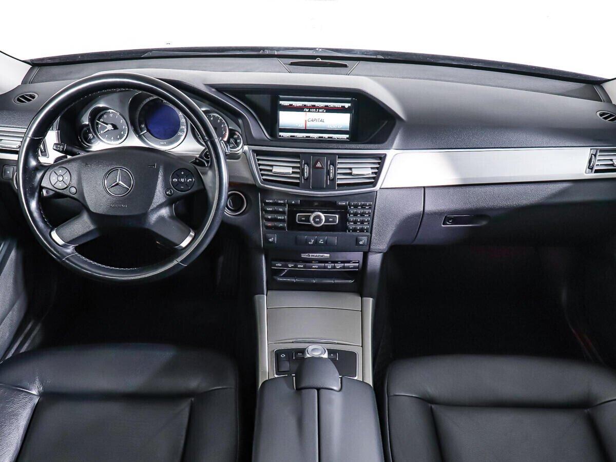 Mercedes-Benz E-Класс 2013, коричневый