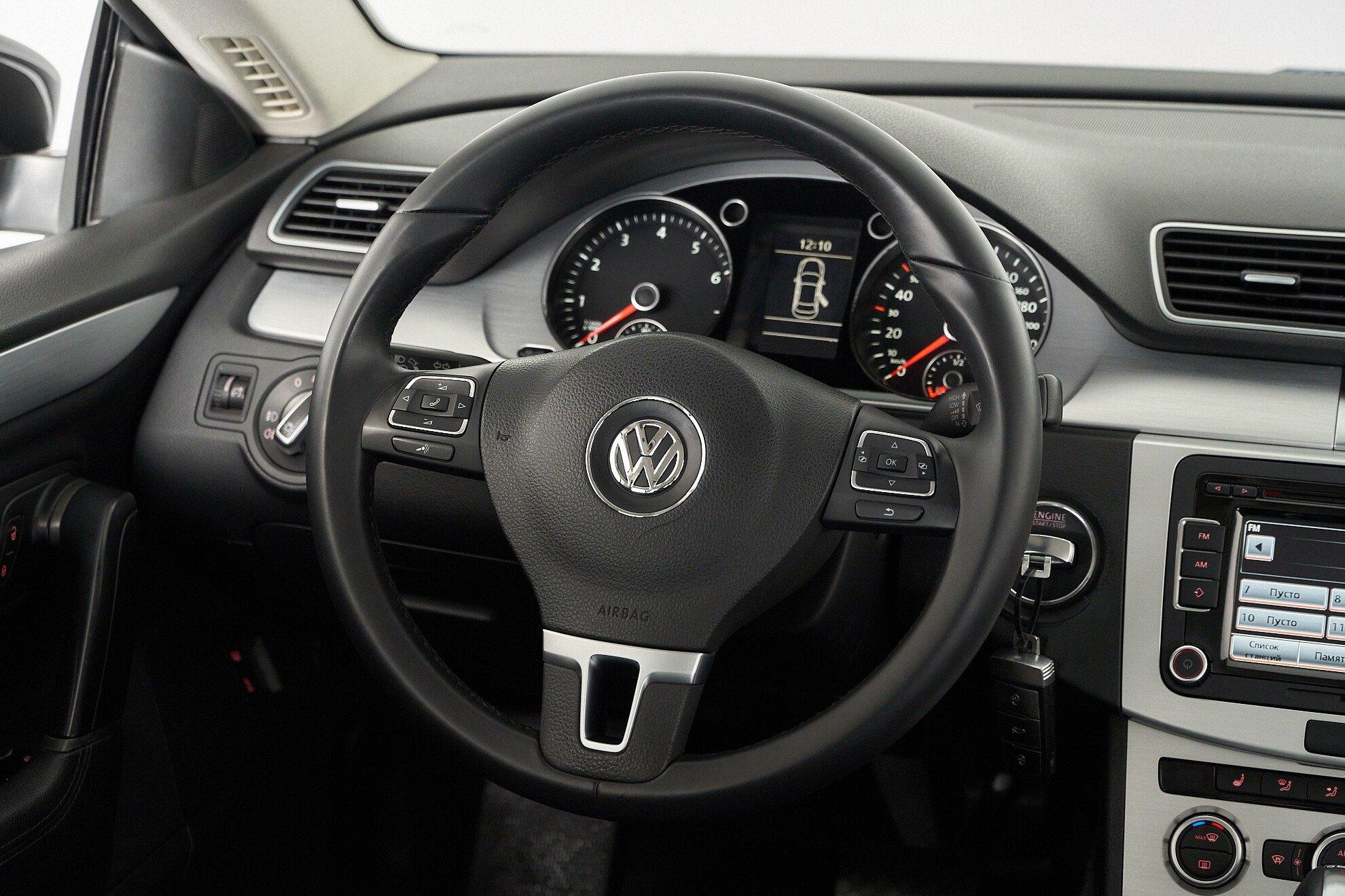 Volkswagen Passat CC 2012, черный