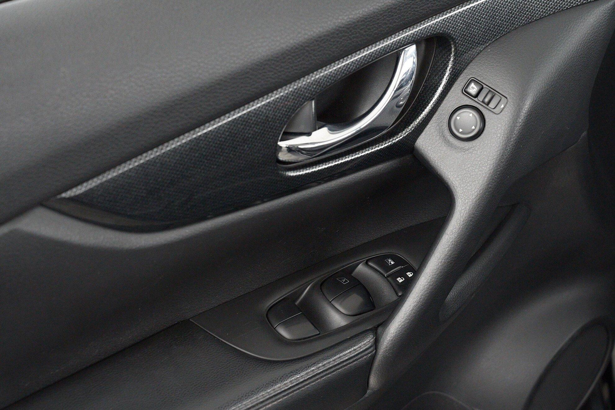 Nissan X-Trail 2015, черный