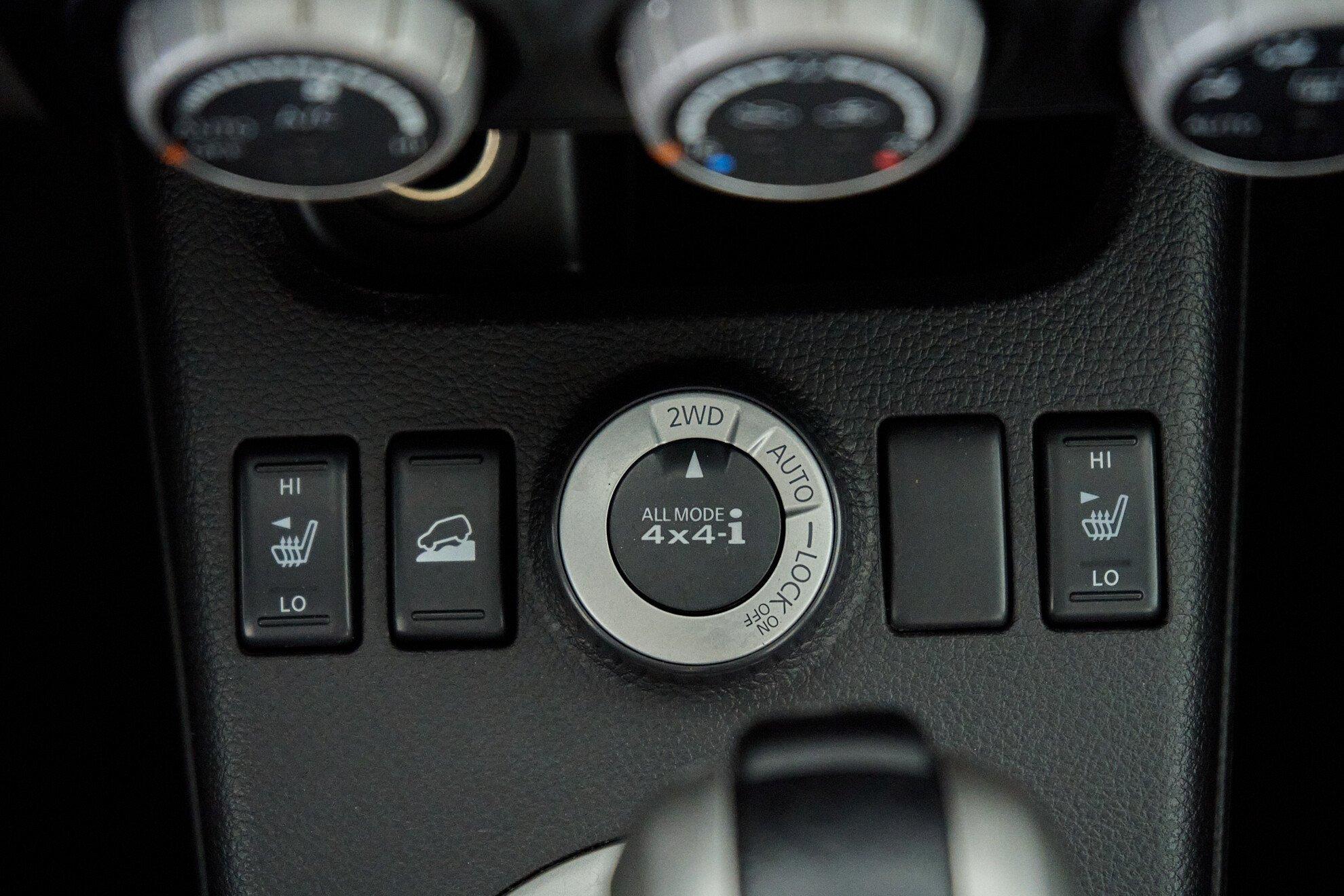 Nissan X-Trail 2011, серый