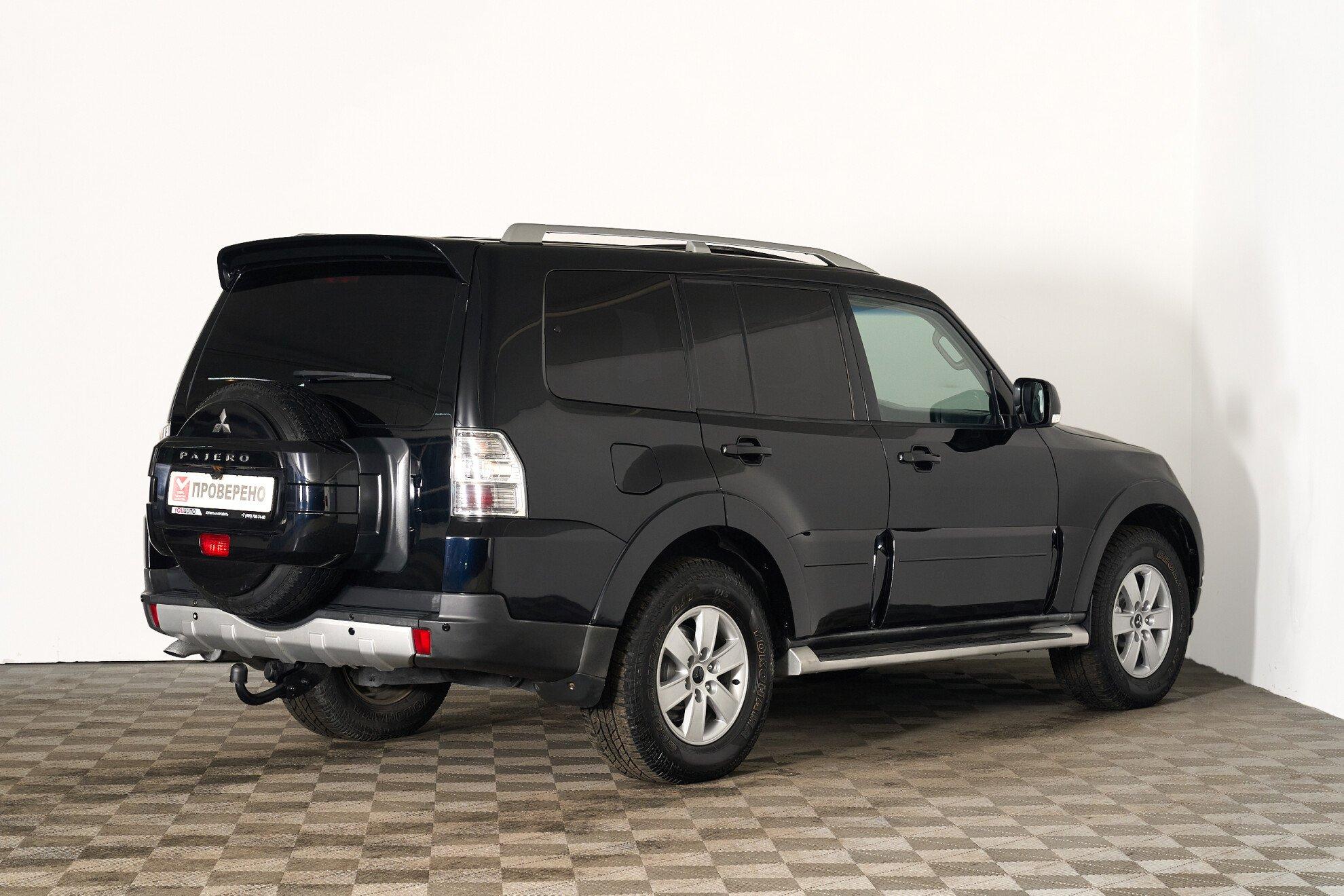 Mitsubishi Pajero 2008, черный