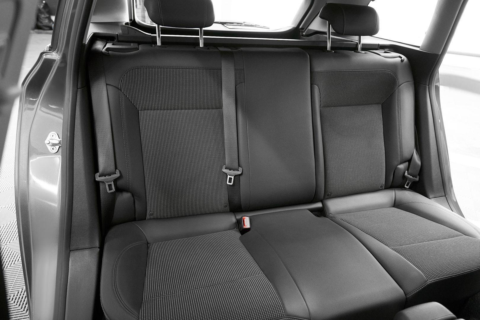 Opel Astra 2012, серый