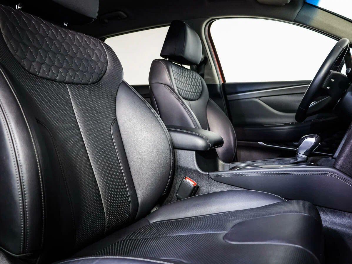 Hyundai Santa Fe 2019, красный