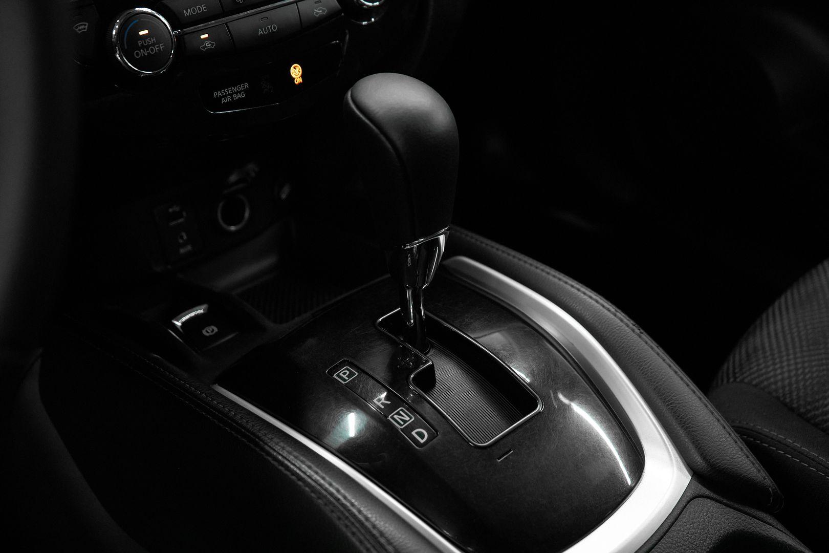 Nissan X-Trail 2018, черный