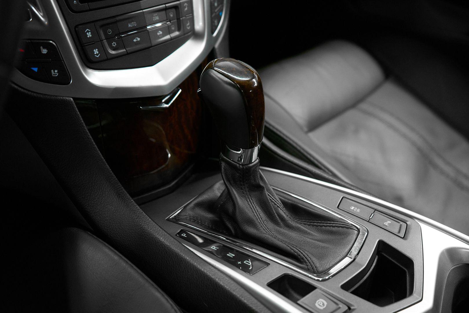 Cadillac SRX 2010, серый