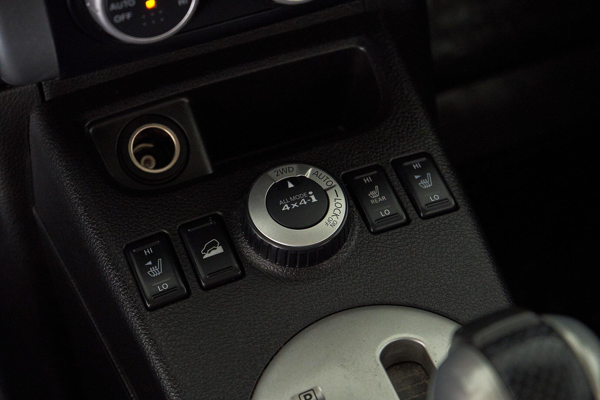 Nissan X-Trail 2013, черный