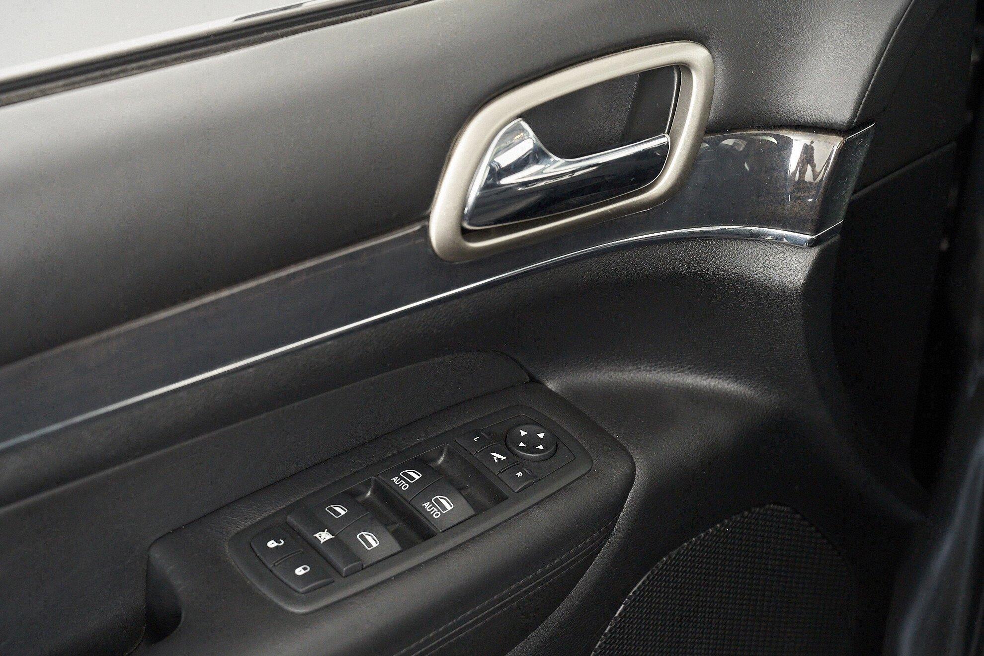 Jeep Grand Cherokee 2011, серый