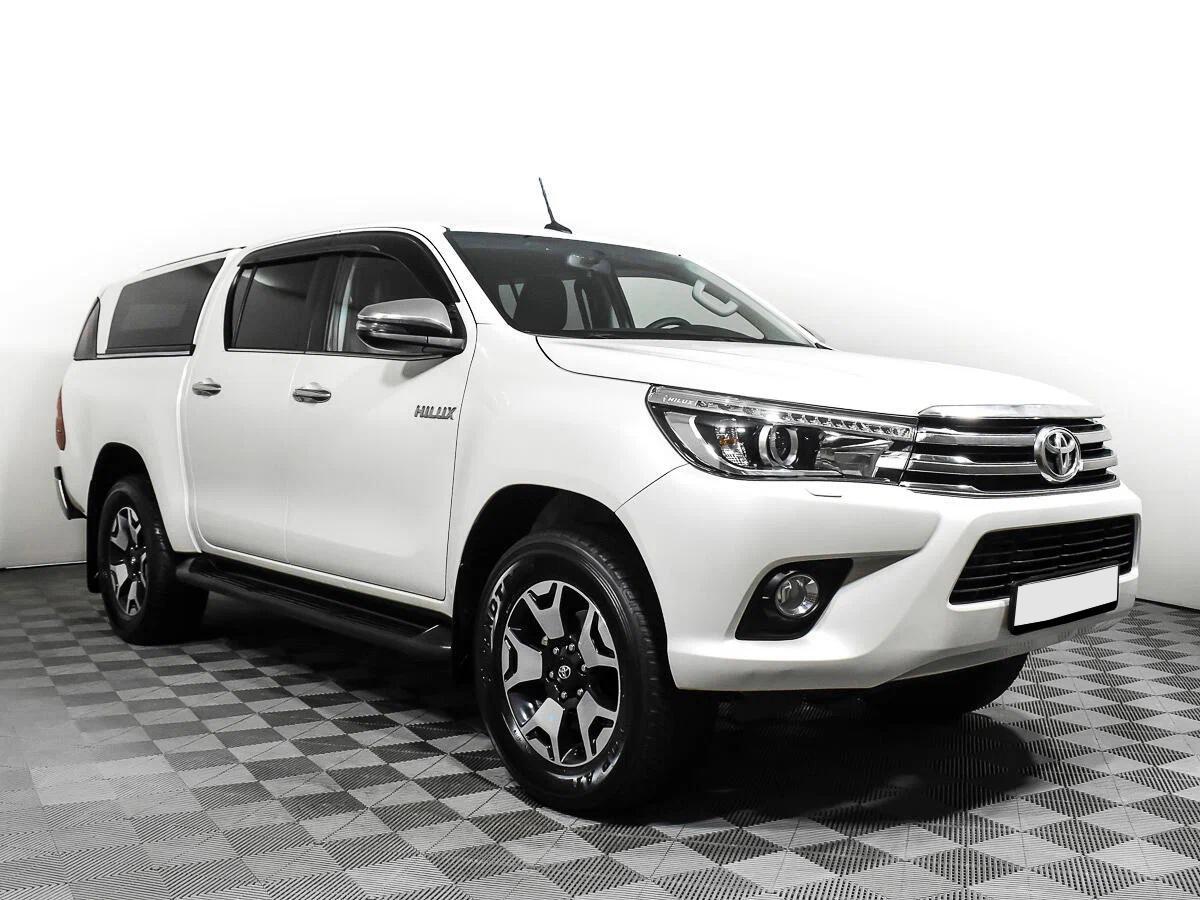 Toyota Hilux 2020, белый