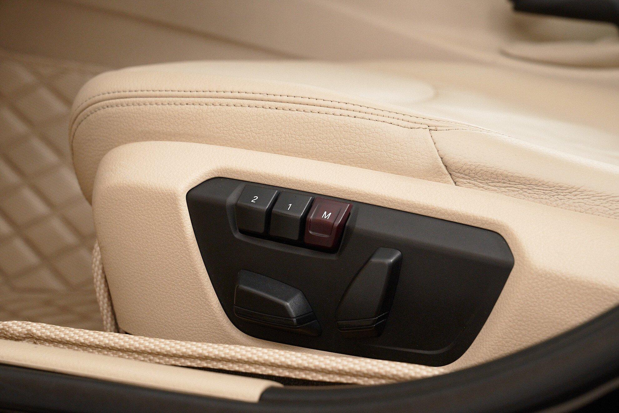 BMW 3 серии 2012, черный