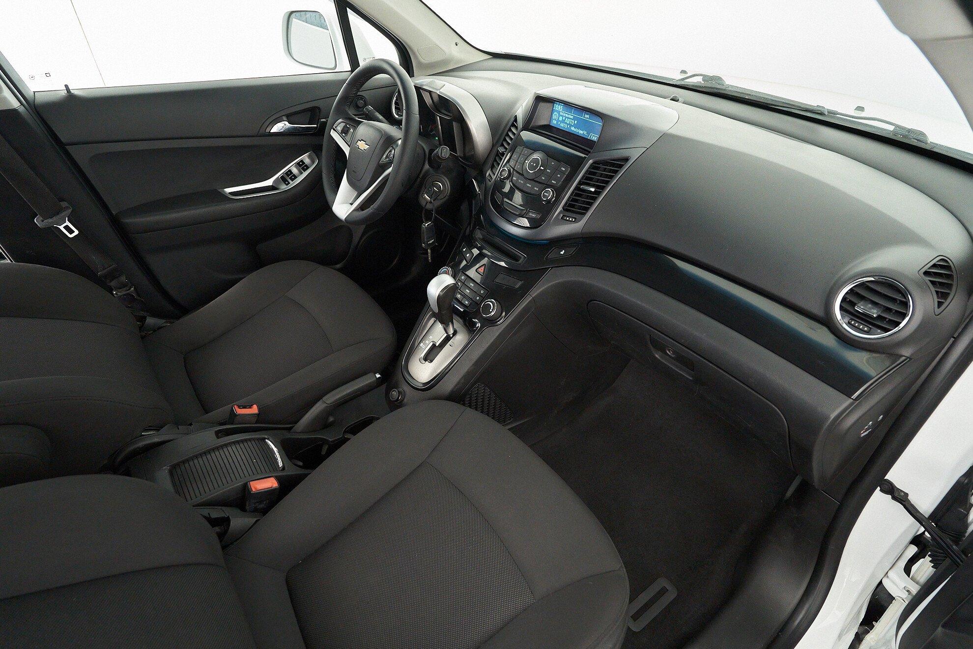 Chevrolet Orlando 2013, белый
