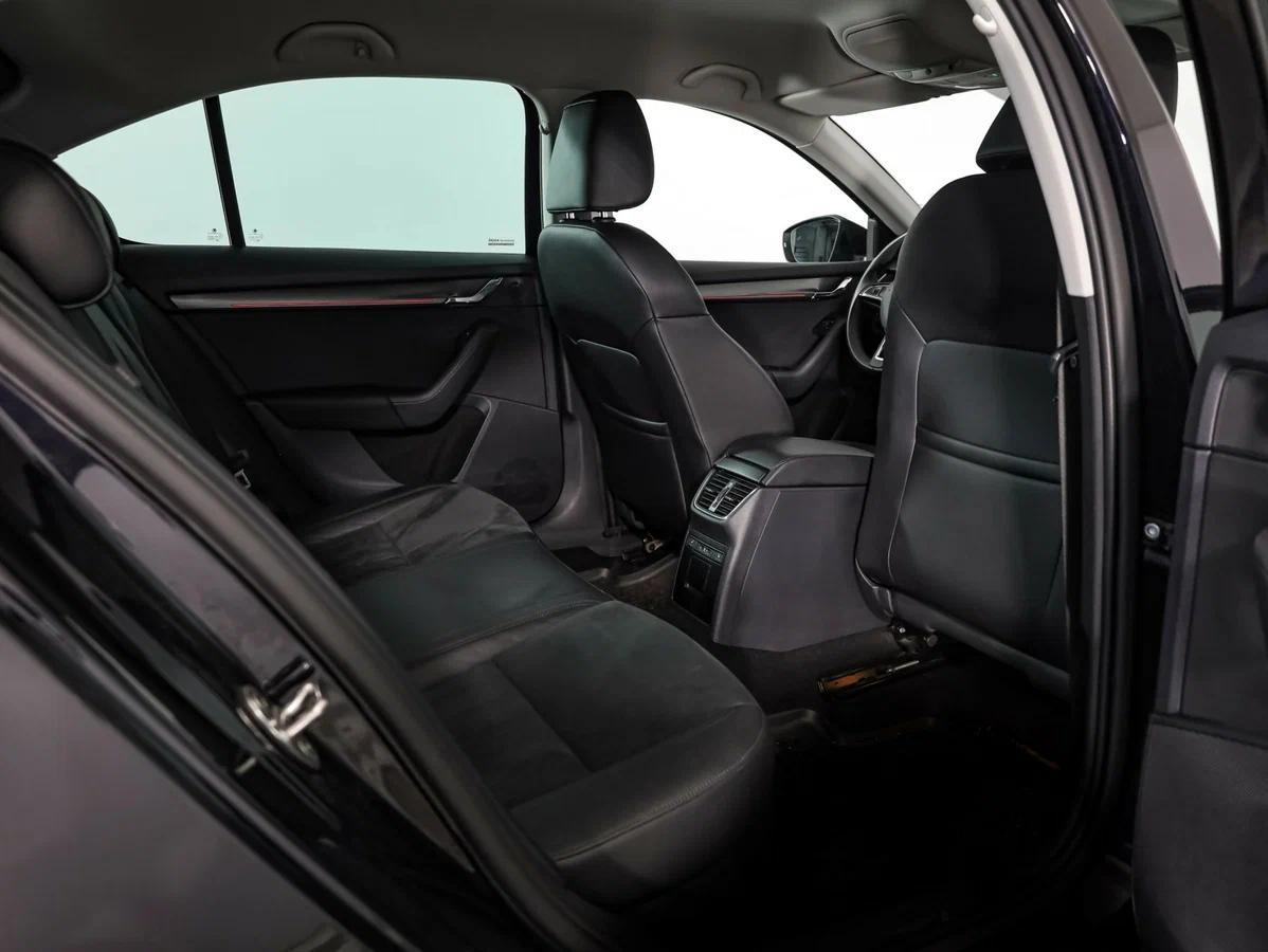 Skoda Octavia 2019, черный