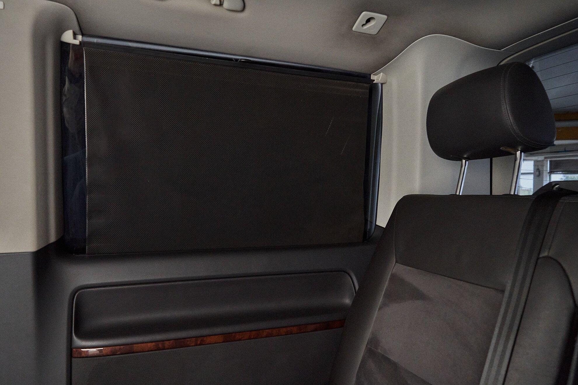 Volkswagen Multivan 2010, серебряный