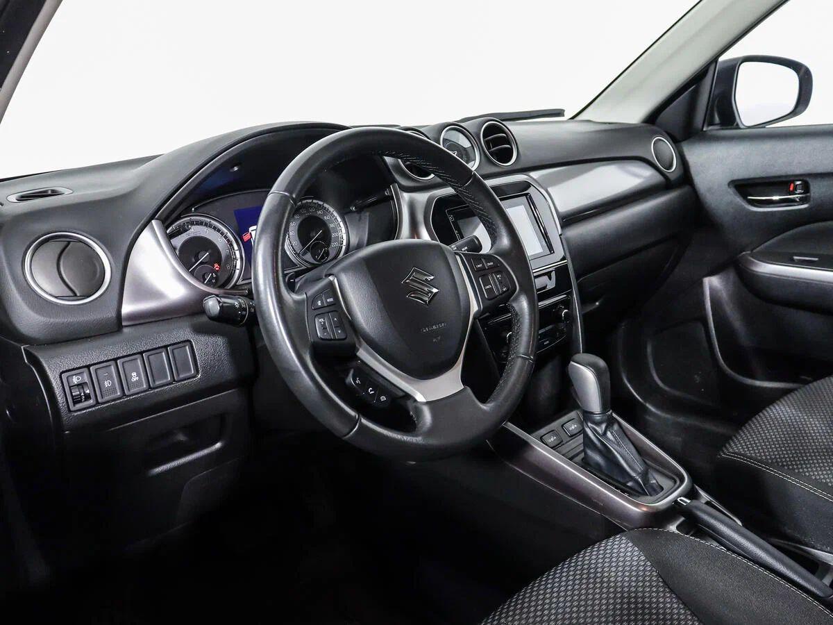 Suzuki Vitara 2021, черный