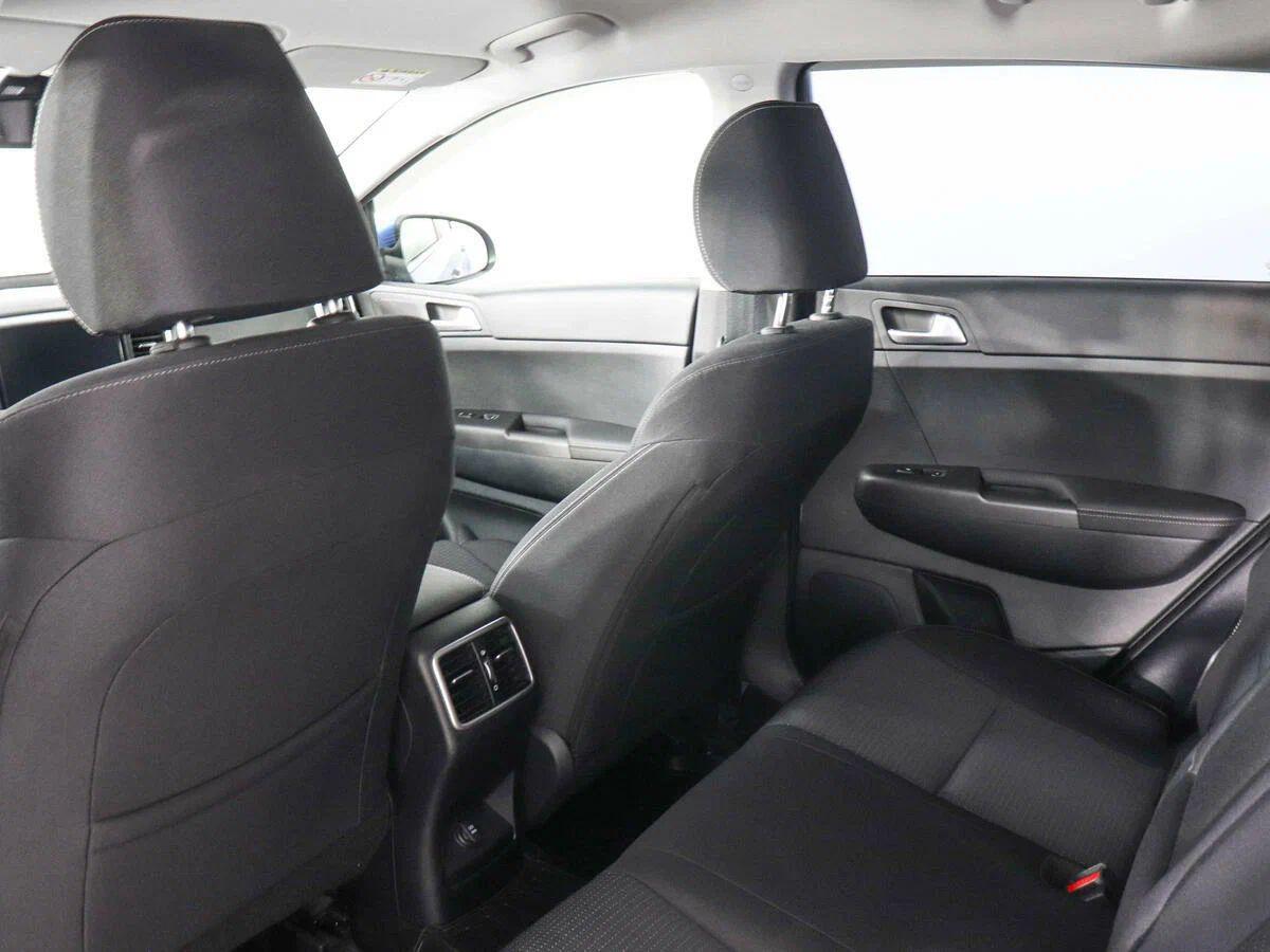 Kia Sportage 2021, синий