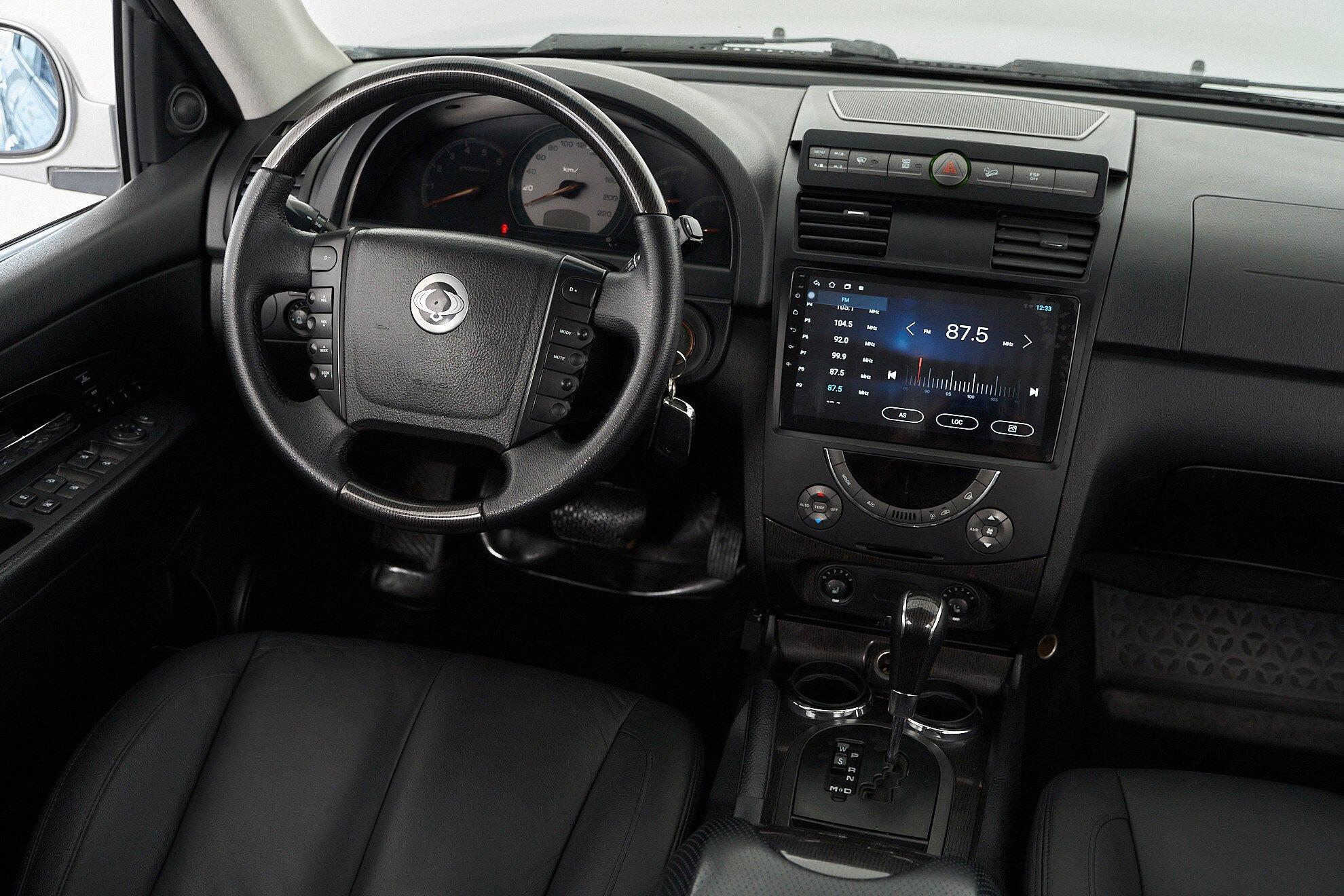 SsangYong Rexton 2011, серебряный