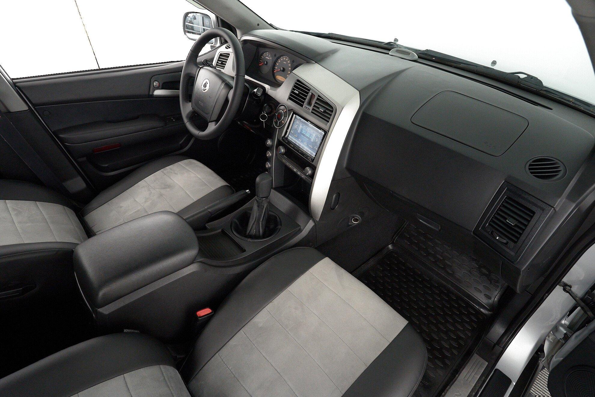 SsangYong Kyron 2012, серебряный