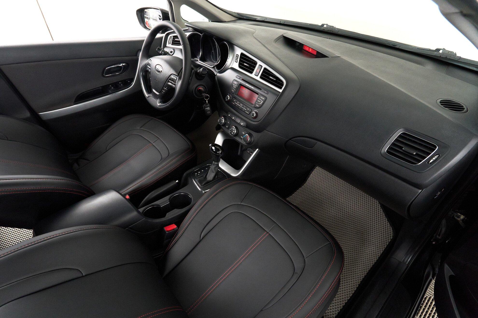 Kia Ceed 2012, черный