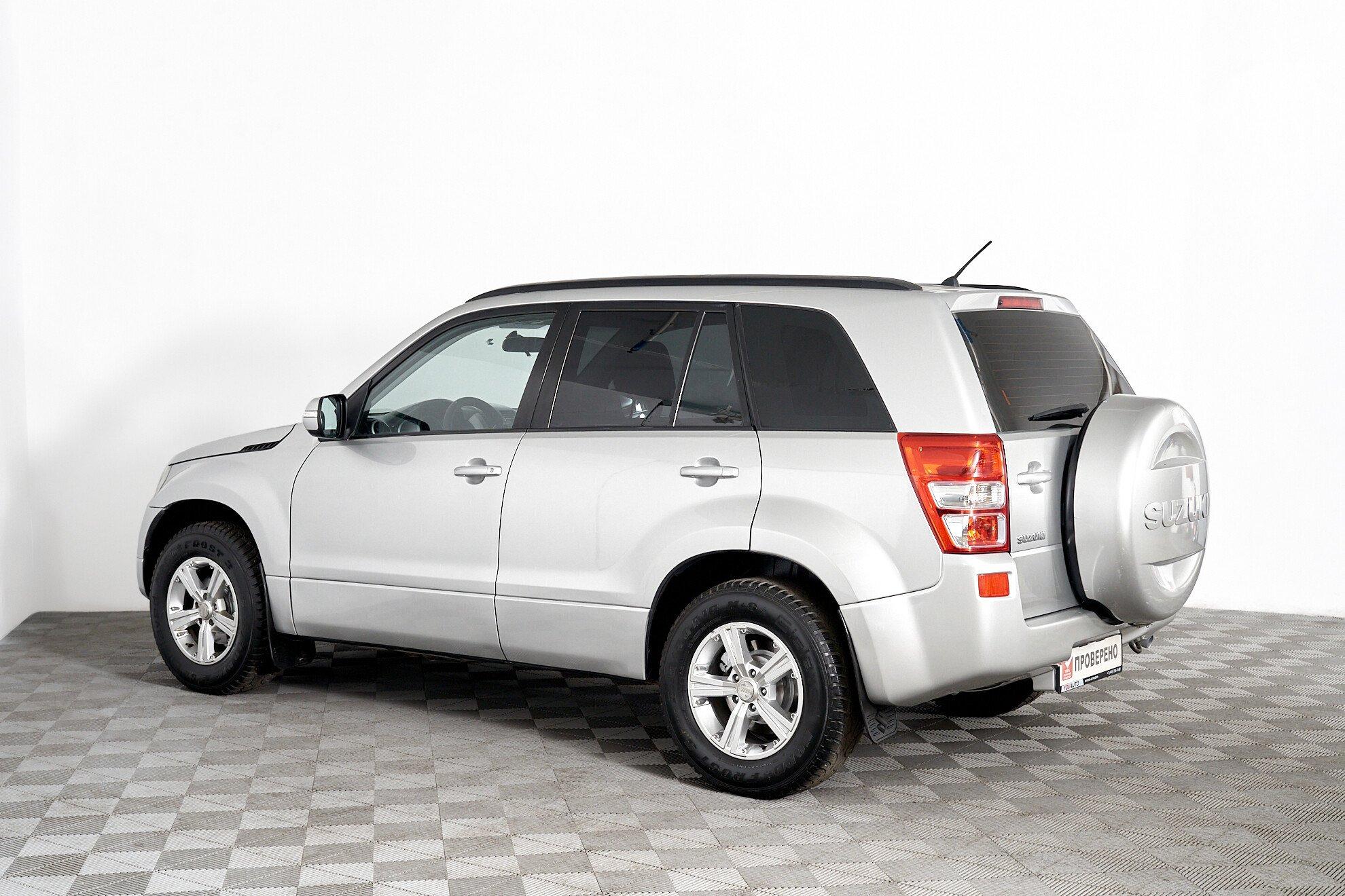 Suzuki Grand Vitara 2010, серебряный