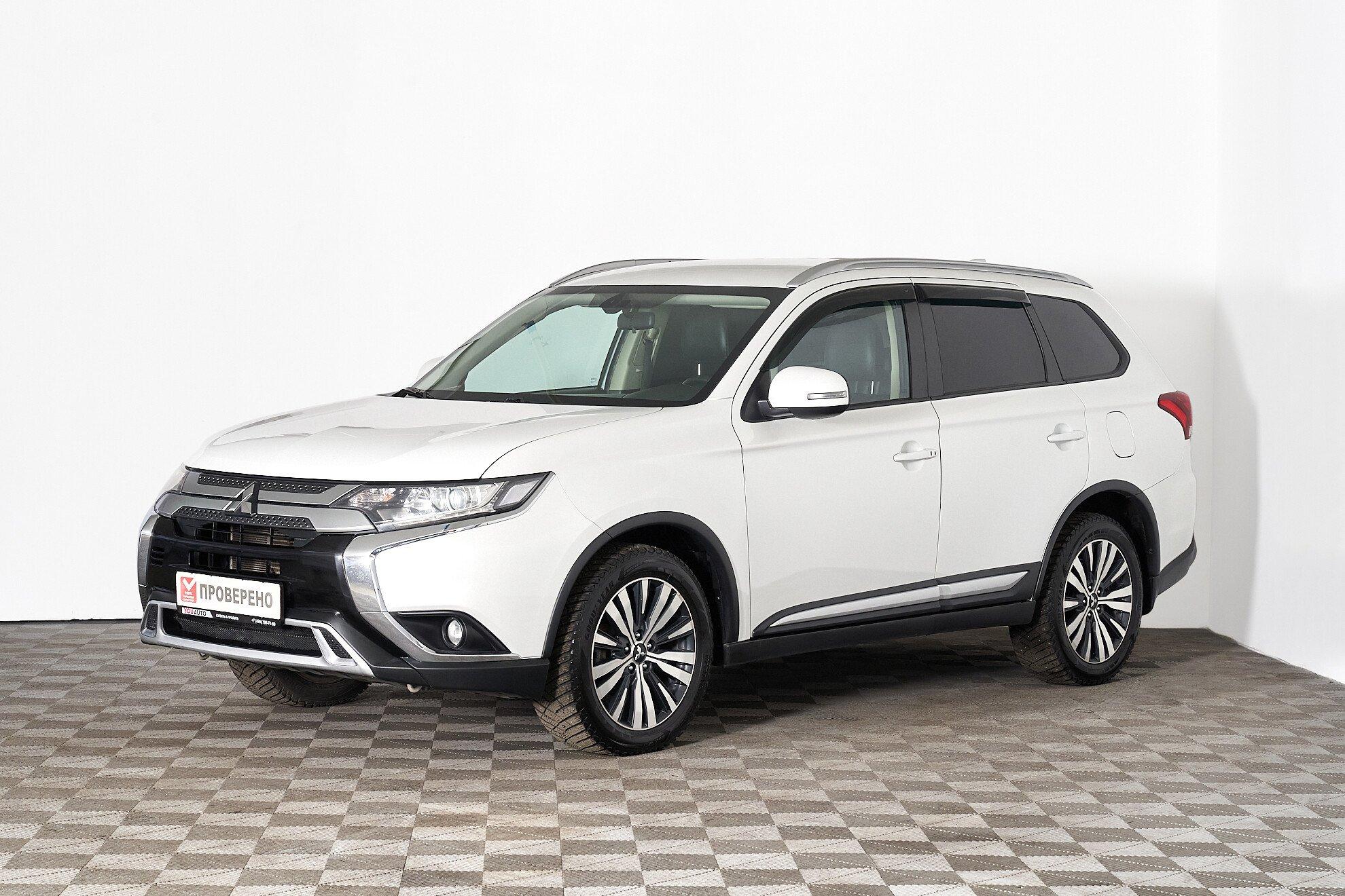 Mitsubishi Outlander 2019, белый