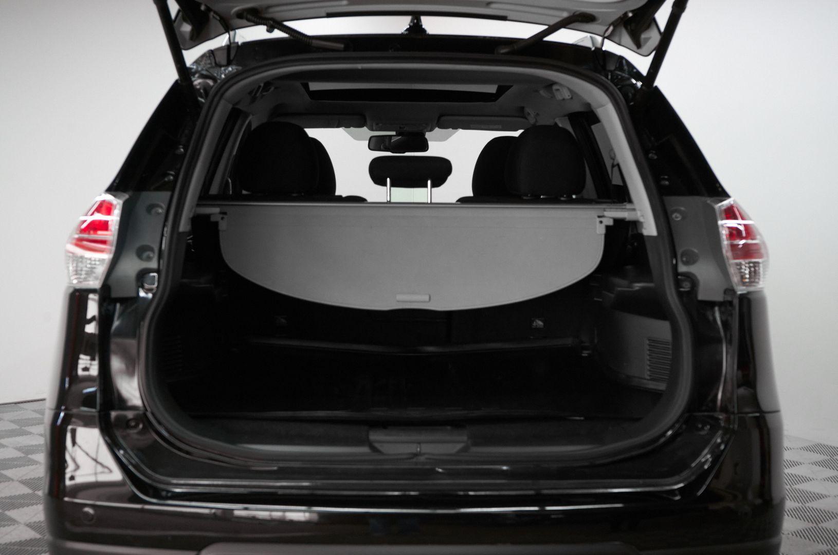 Nissan X-Trail 2018, черный