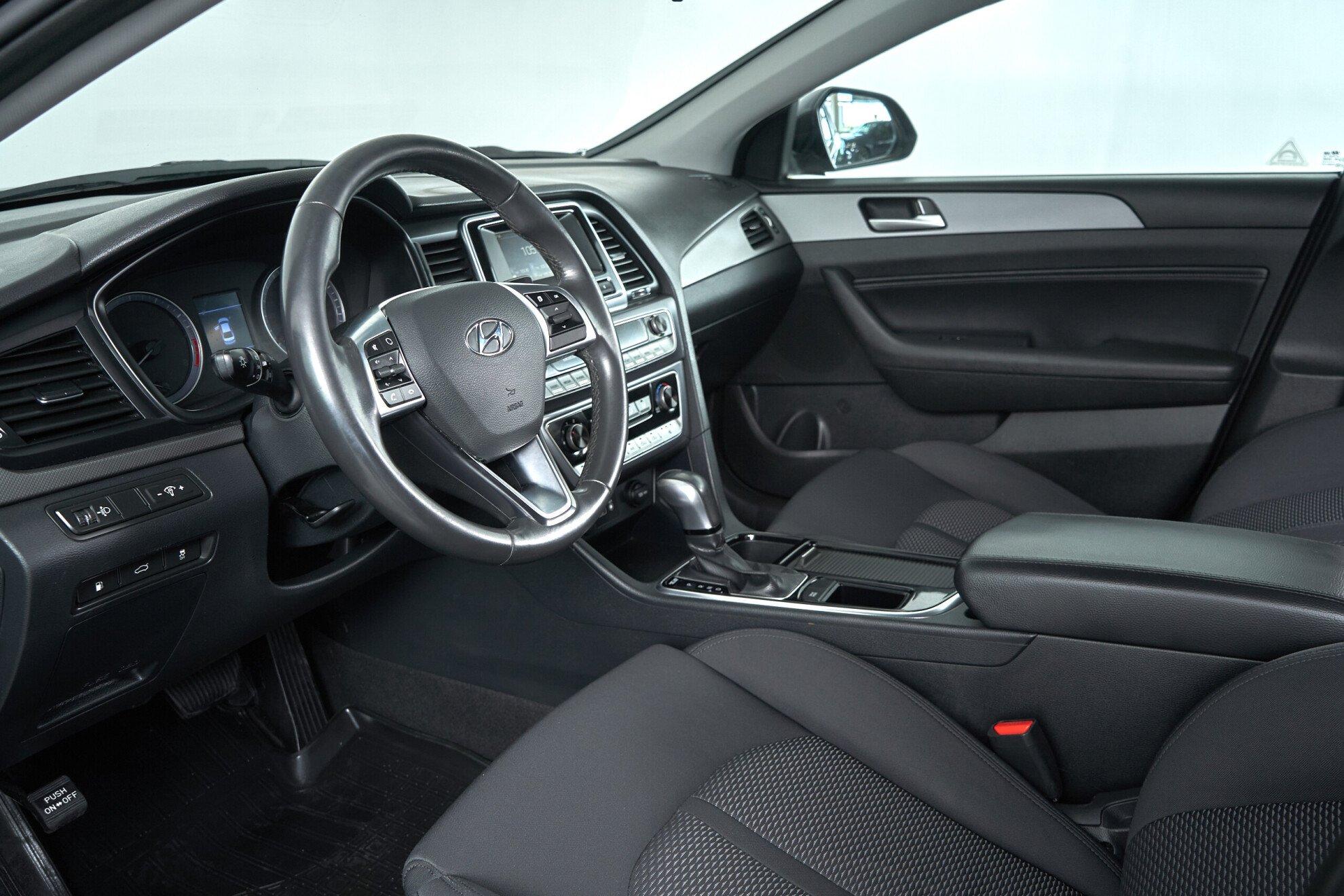 Hyundai Sonata 2019, черный