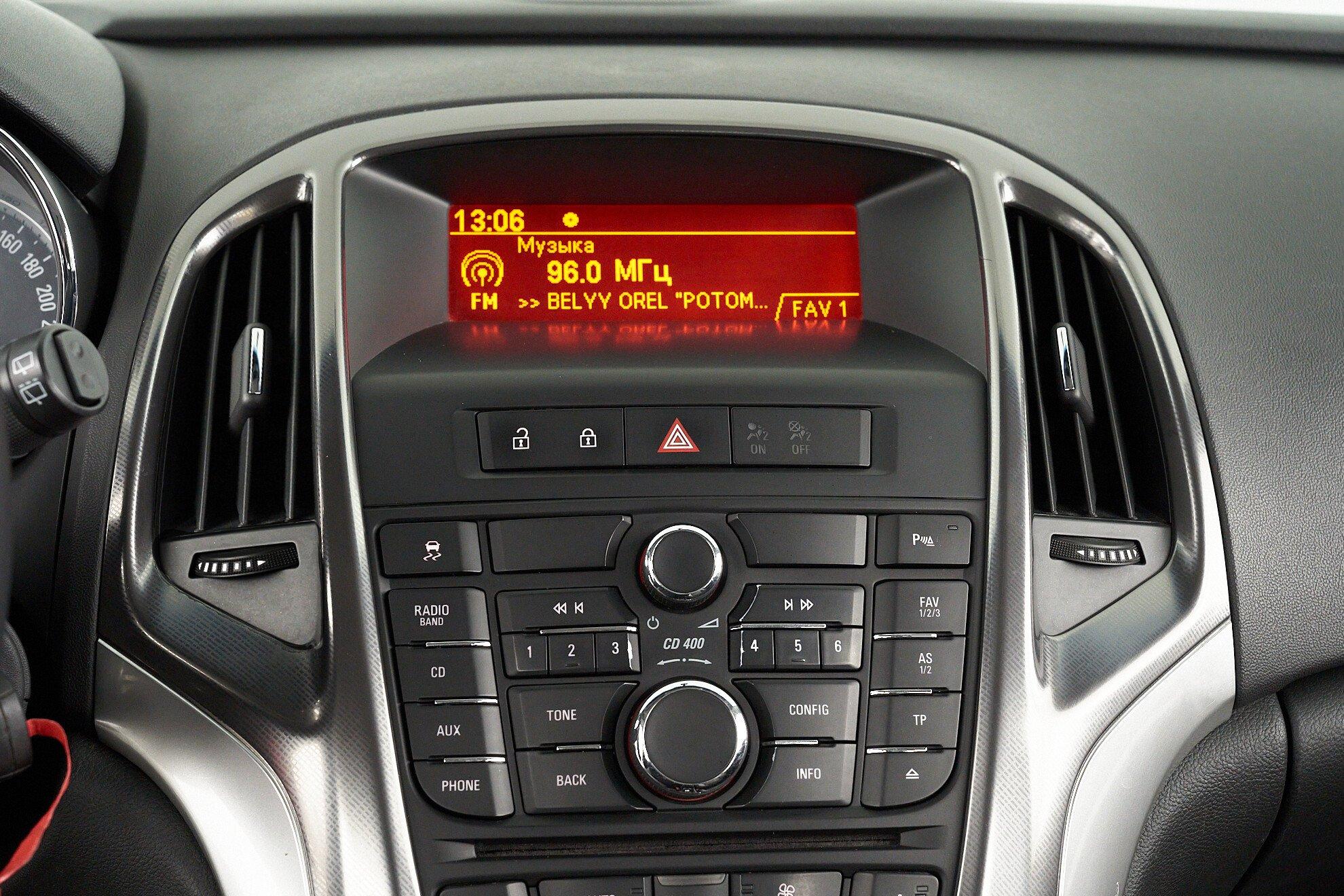 Opel Astra 2011, серый