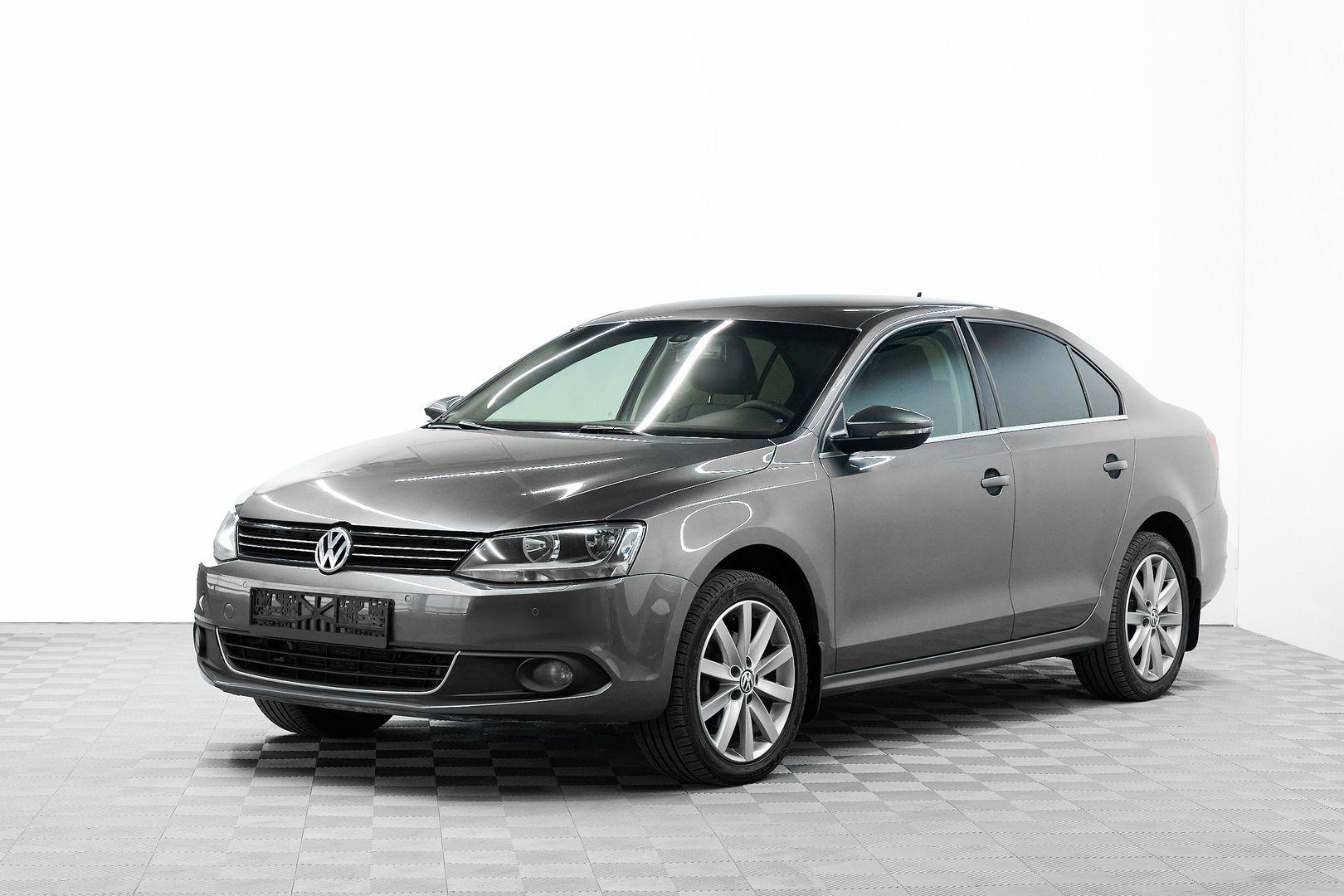 Volkswagen Jetta 2014, серый