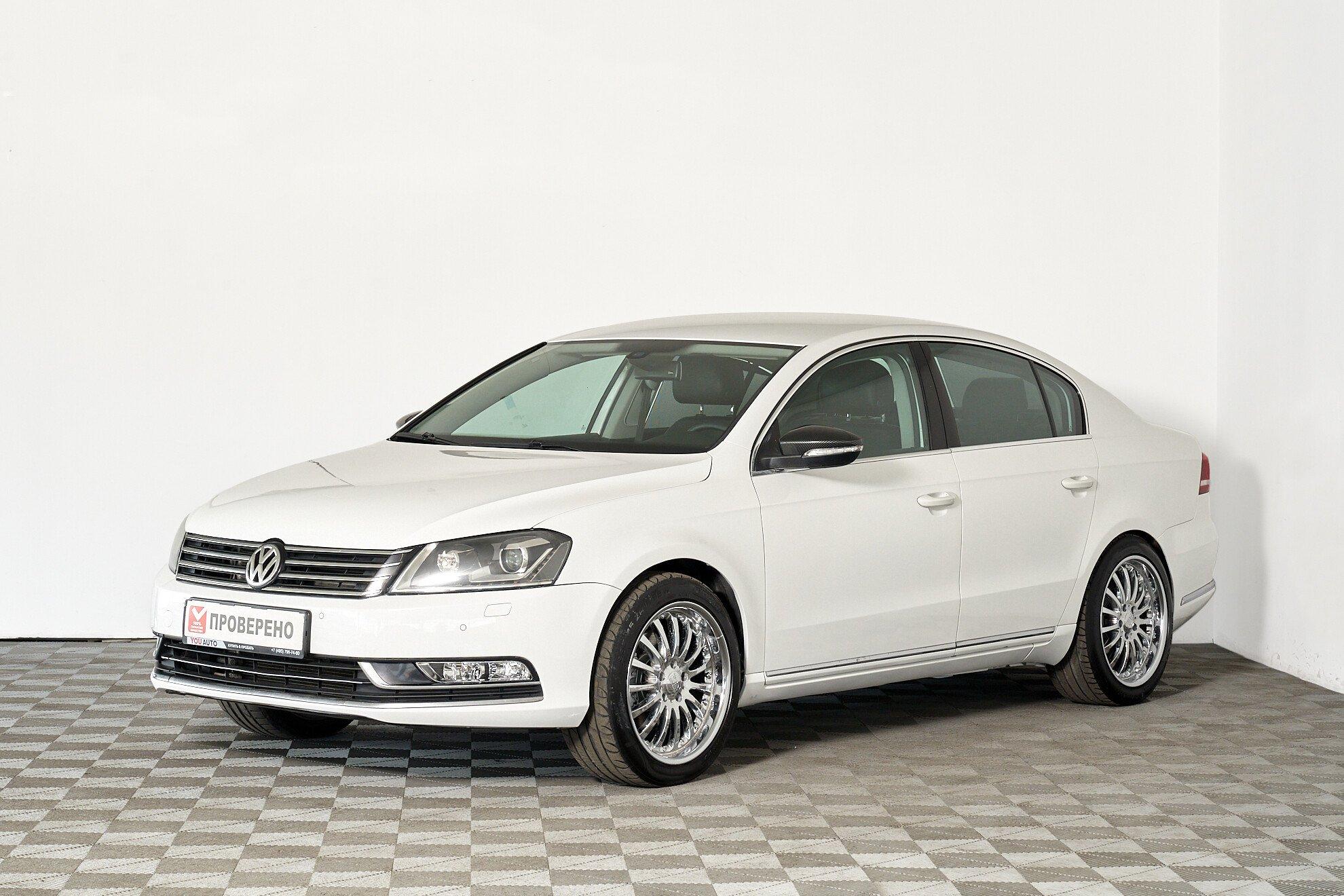 Volkswagen Passat 2012, белый