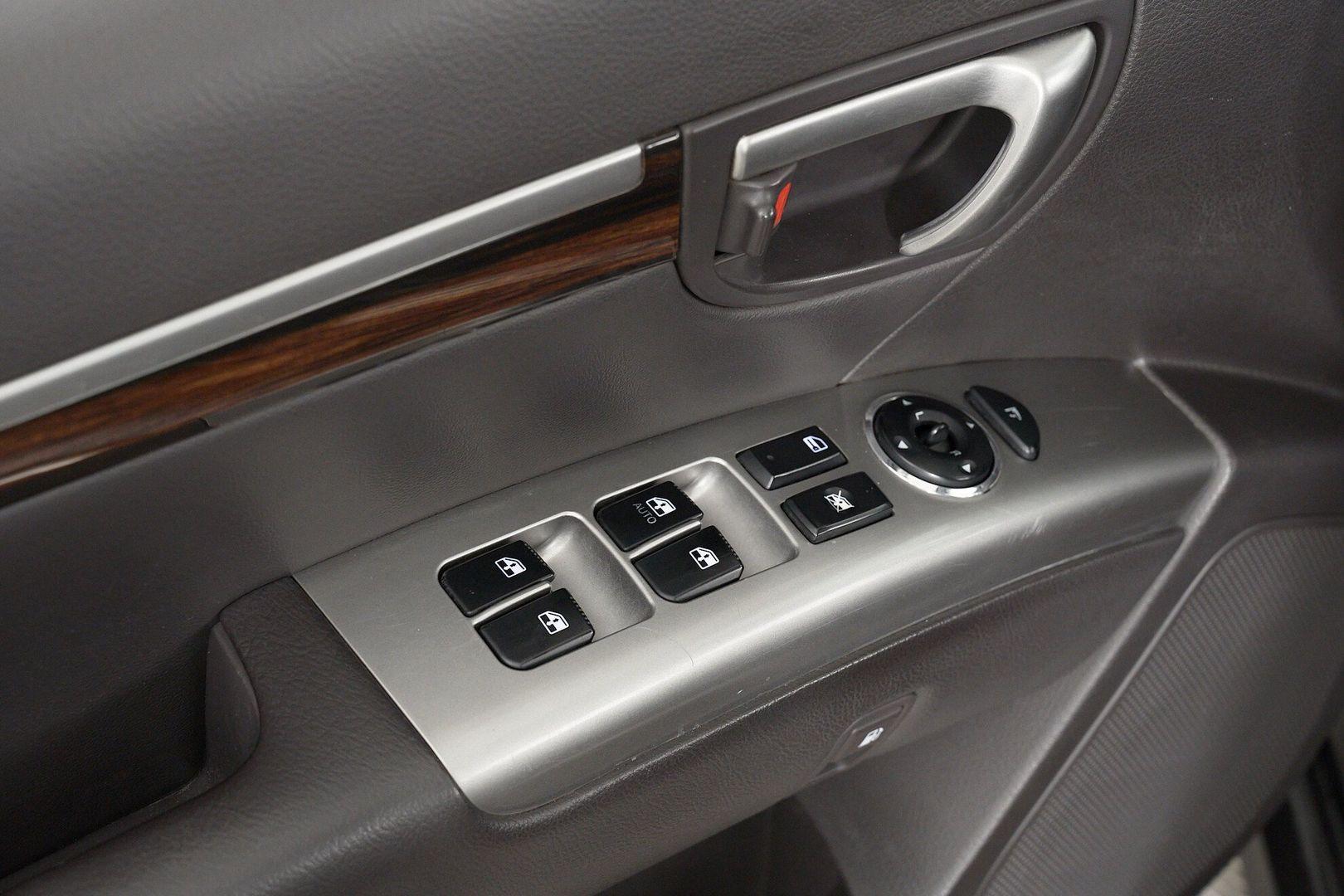 Hyundai Santa Fe 2011, черный