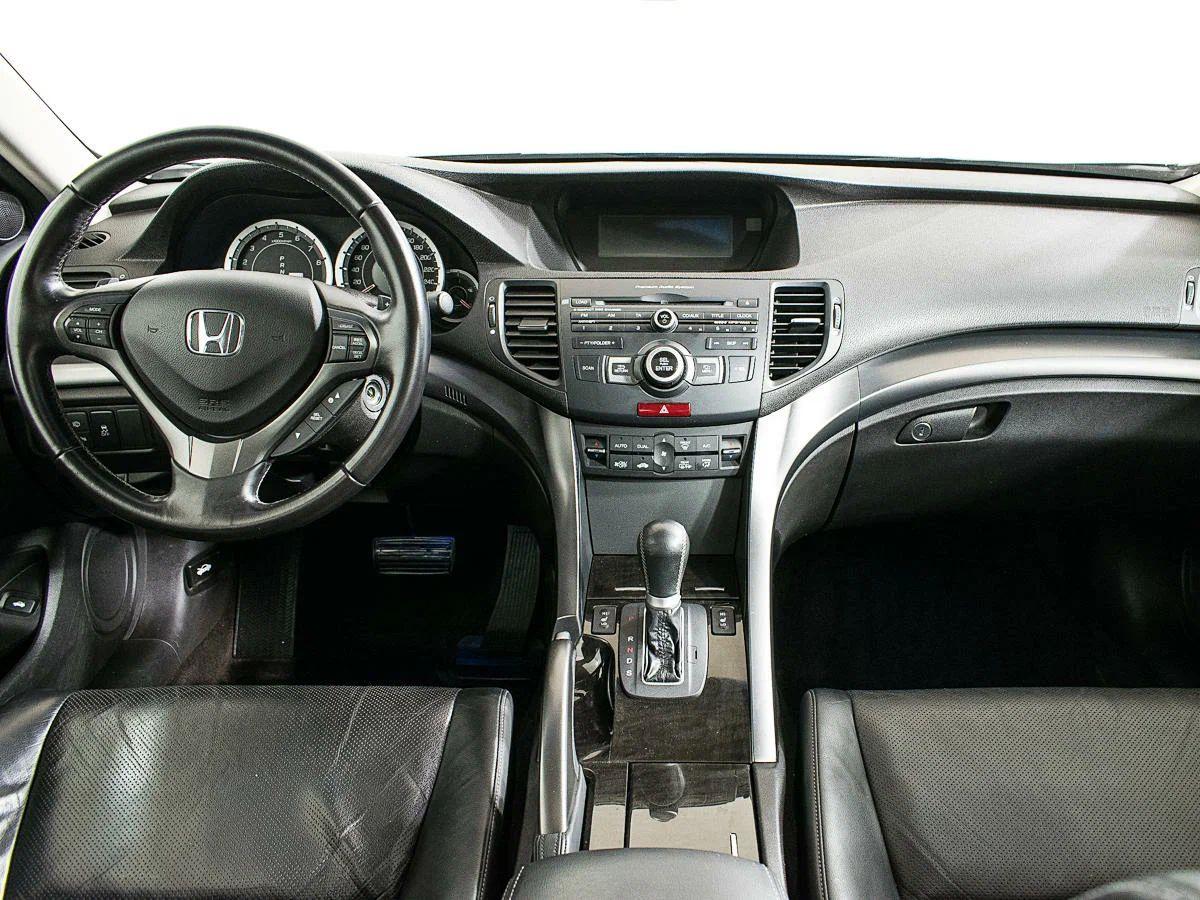 Honda Accord 2012, черный