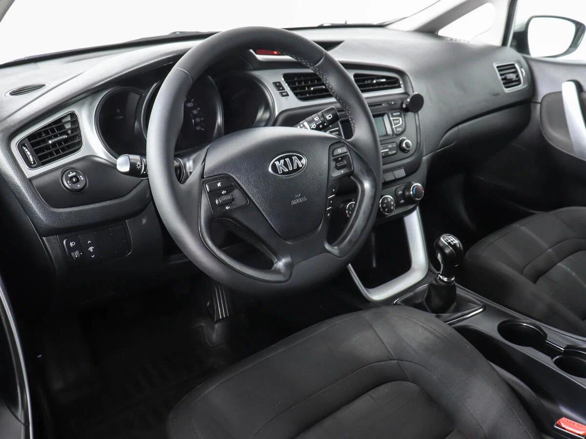 Kia Ceed 2012, серебряный
