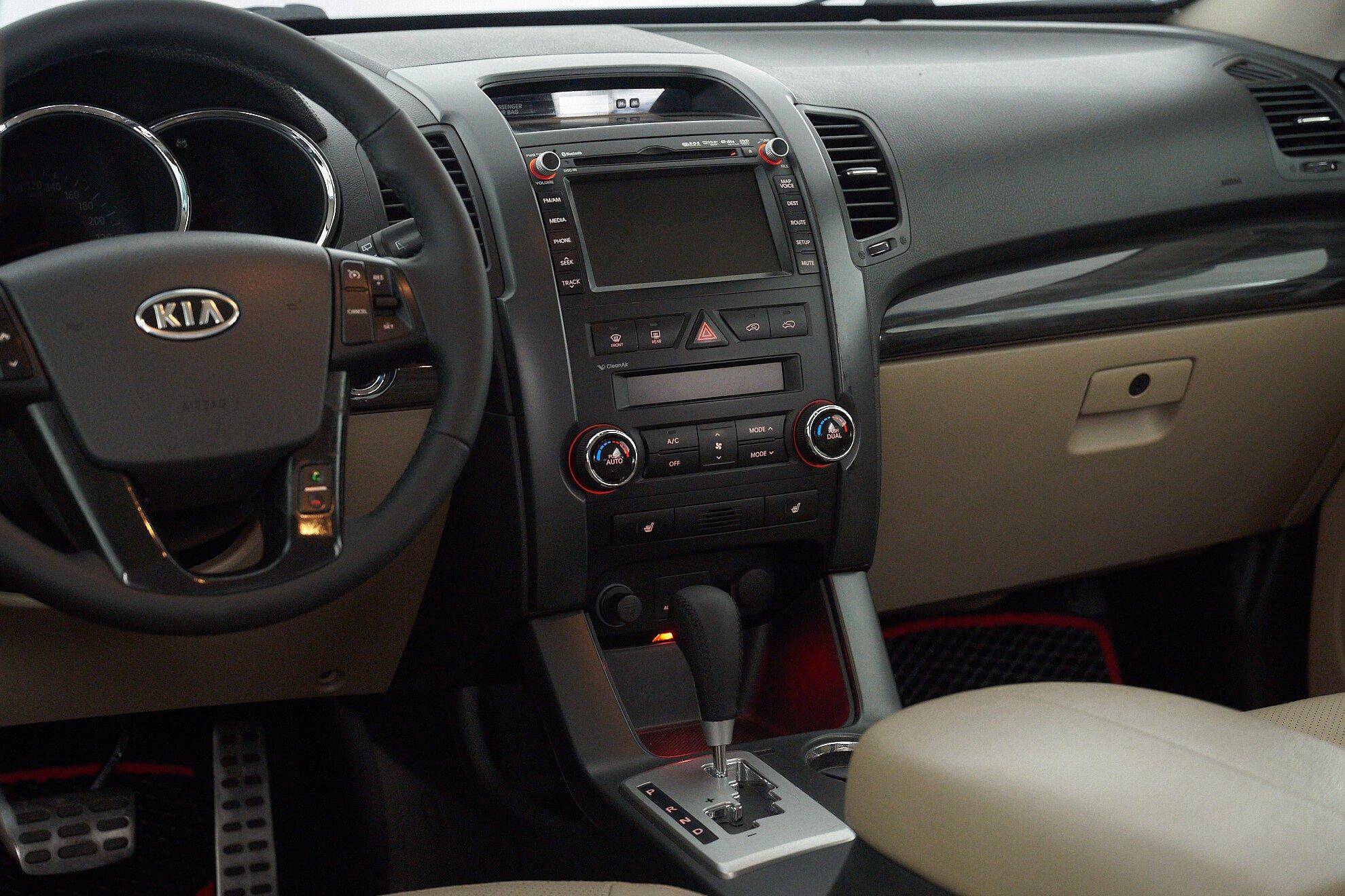 Kia Sorento 2011, черный