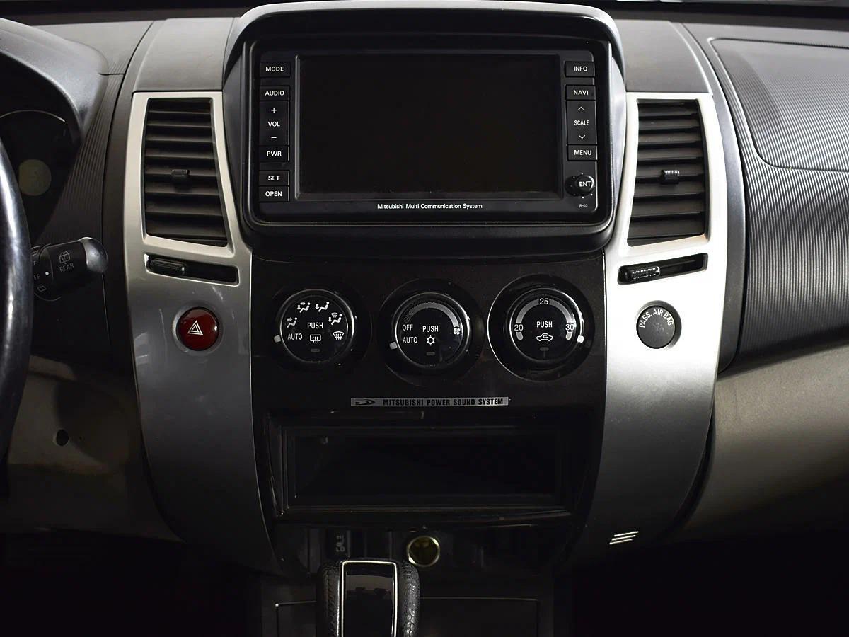 Mitsubishi Pajero Sport 2013, коричневый