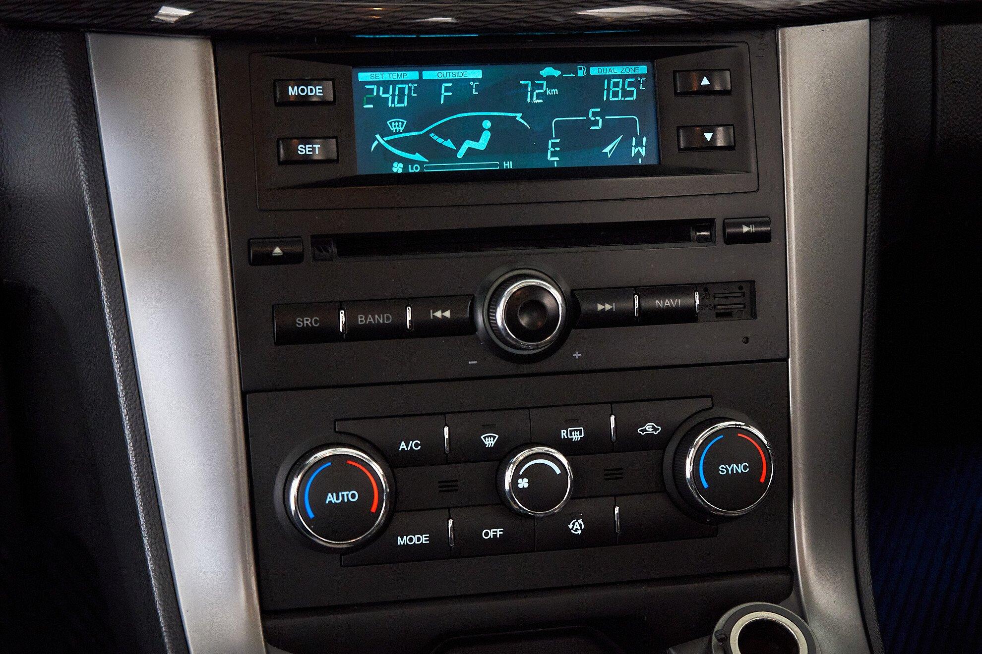 Chevrolet Captiva 2015, черный