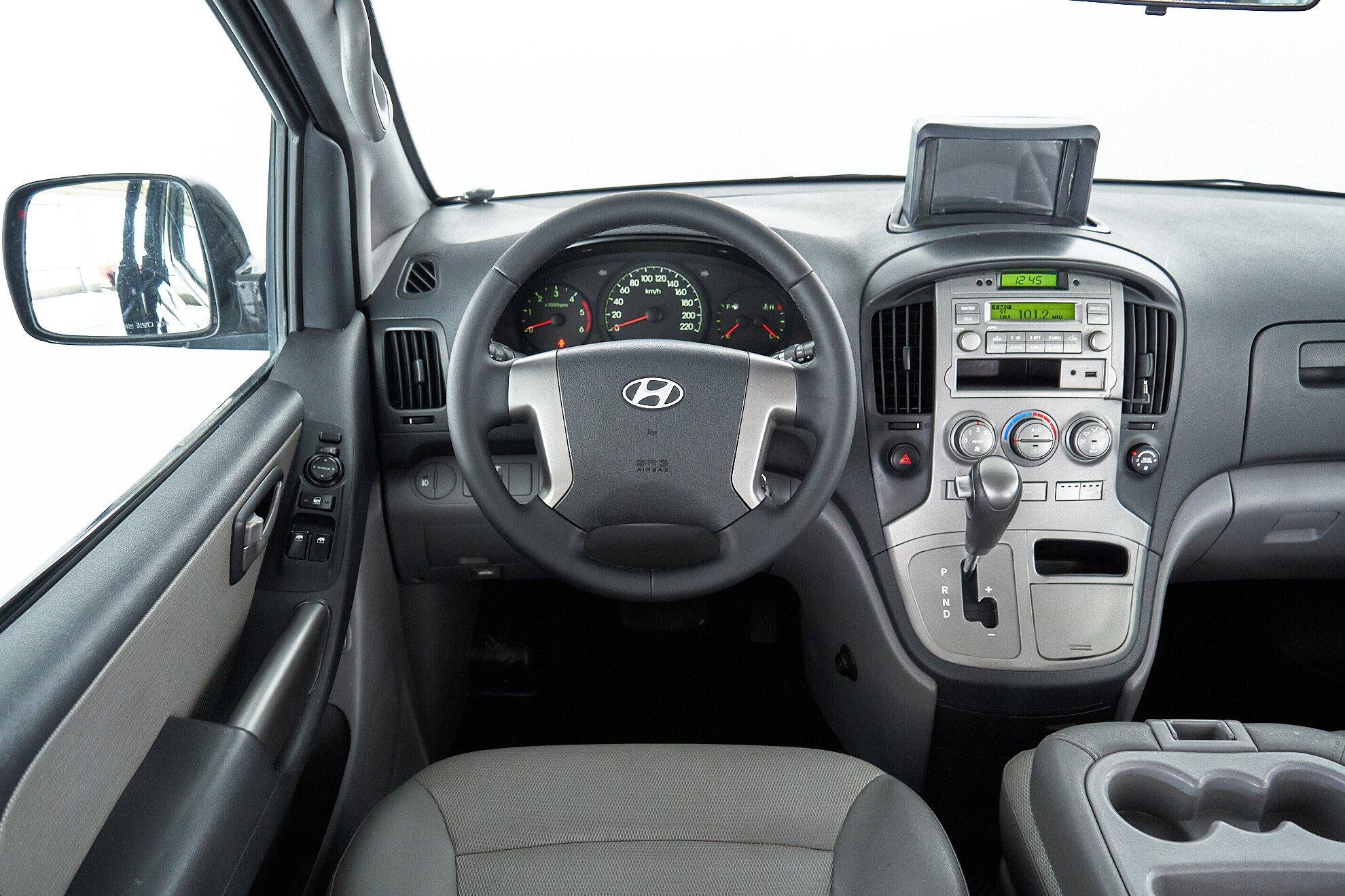 Hyundai Grand Starex 2011, черный