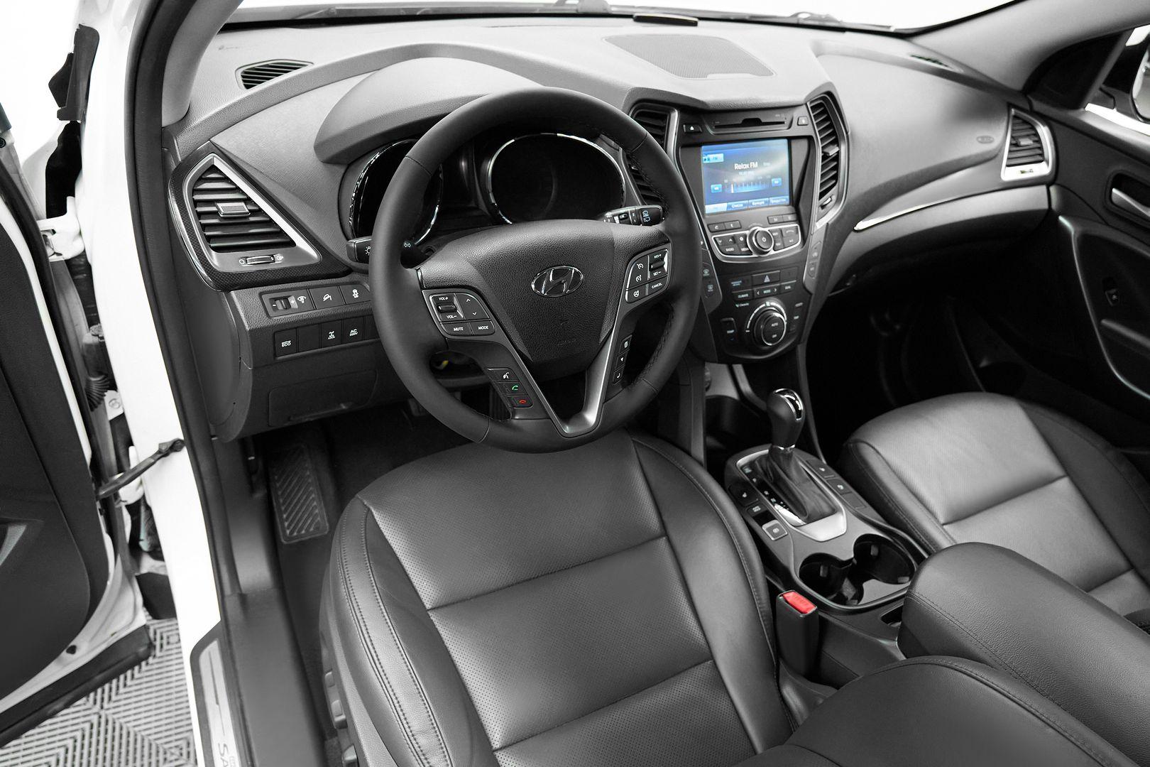 Hyundai Santa Fe 2015, белый