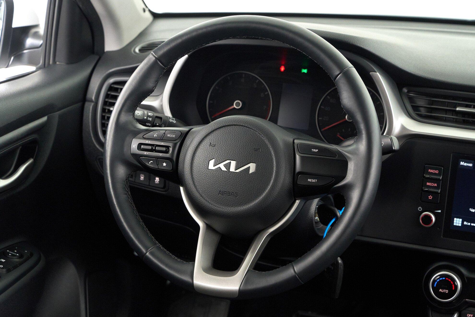 Kia Rio 2021, белый